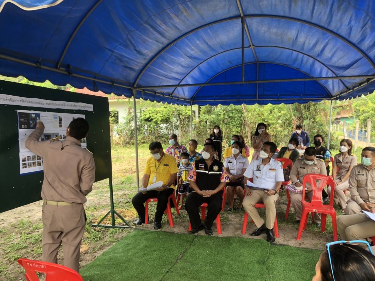 ประมงอำเภอวารินชำราบ ร่วมขับเคลื่อน  ติดตามการดำเนินงานขจัดความยากจนและพัฒนคนทุกช่วงวัยอย่างยั้งยืนตามหลักปรัชญาเศรฐกิจพอเพียง จังหวัดอุบลราชธารนี..คลิก
