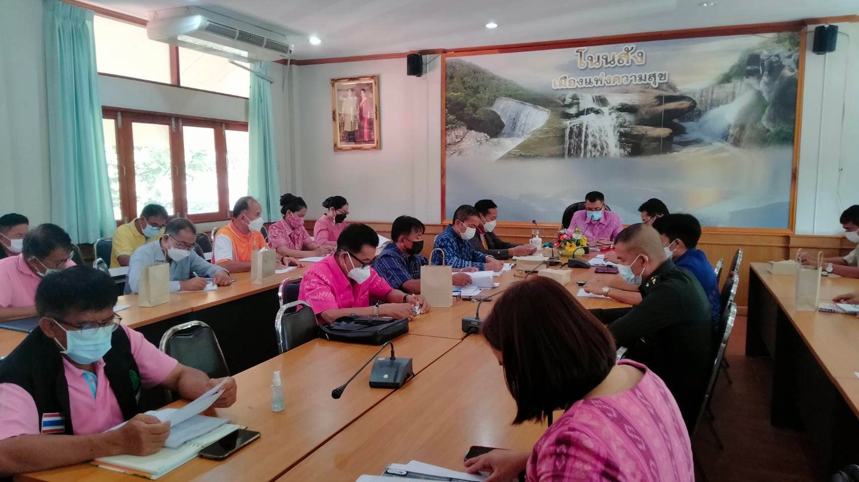 วันที่ 27 เมษายน 2565 นายวิทยา ประเสริฐสังข์ ประมงอำเภอโนนสังร่วมประชุม คณะกรรมการศูนย์อำนวยการปฏิบัติการขจัดความยากจนฯ ( ศจพ.อ.)..คลิก