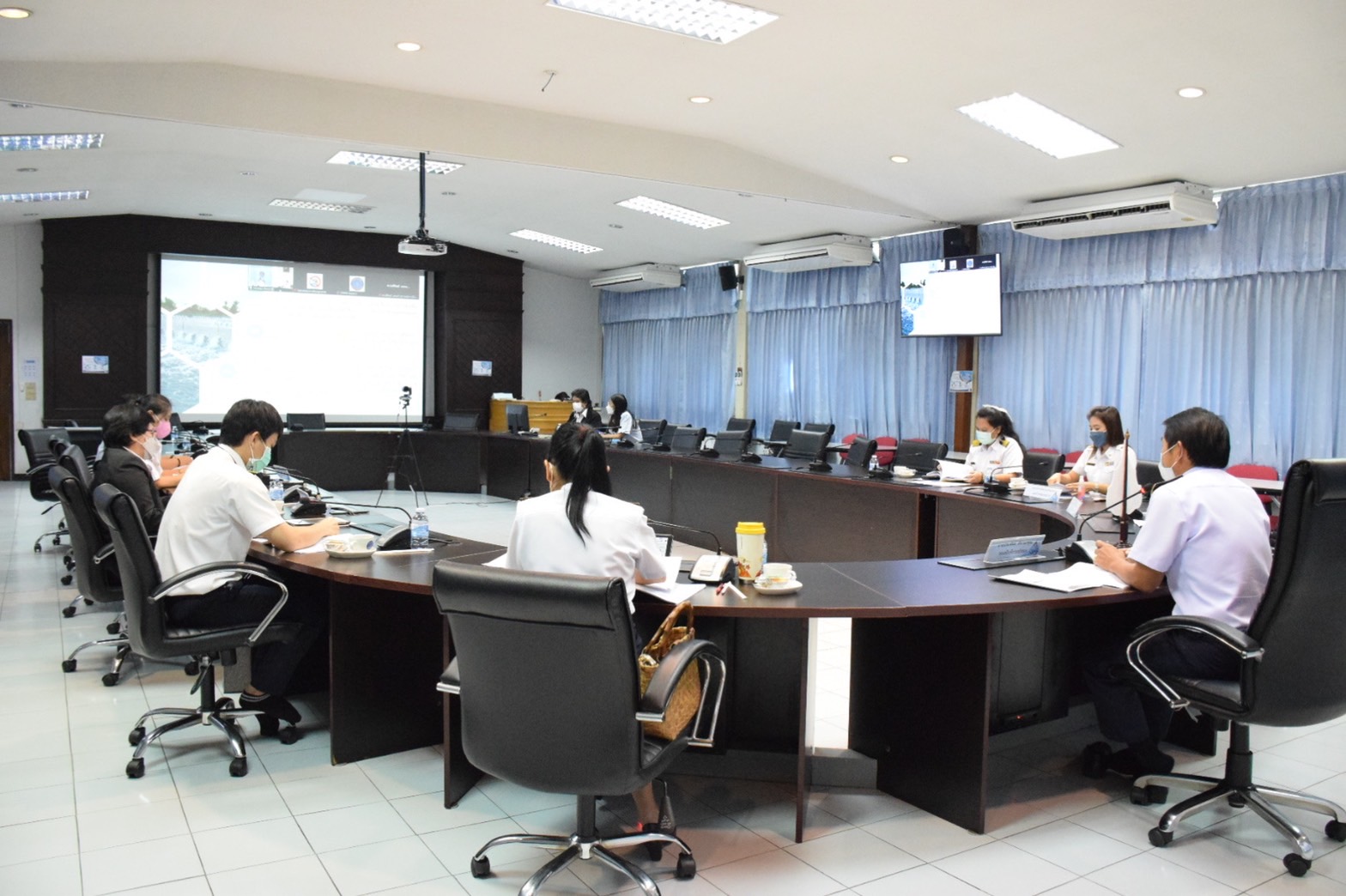 นายประพันธ์ ลีปายะคุณ รองอธิบดีกรมประมง เป็นประธานการประชุมคณะอนุกรรมการฟื้นฟูและพัฒนาศักยภาพการเพาะเลี้ยงสัตว์น้ำ ครั้งที่ 4/2565