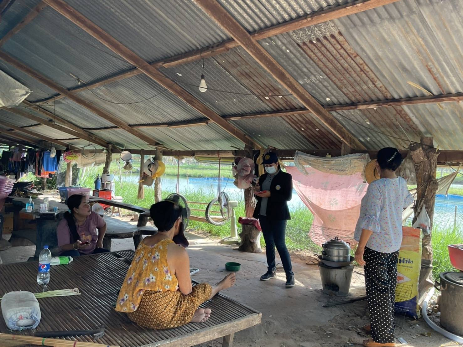 ประมงอำเภอสิรินธร ลงพื้นที่ตรวจเยี่ยมฟาร์มเกษตรกรผู้อนุบาลลูกพันธุ์ปลานิลแปลงเพศ..คลิก