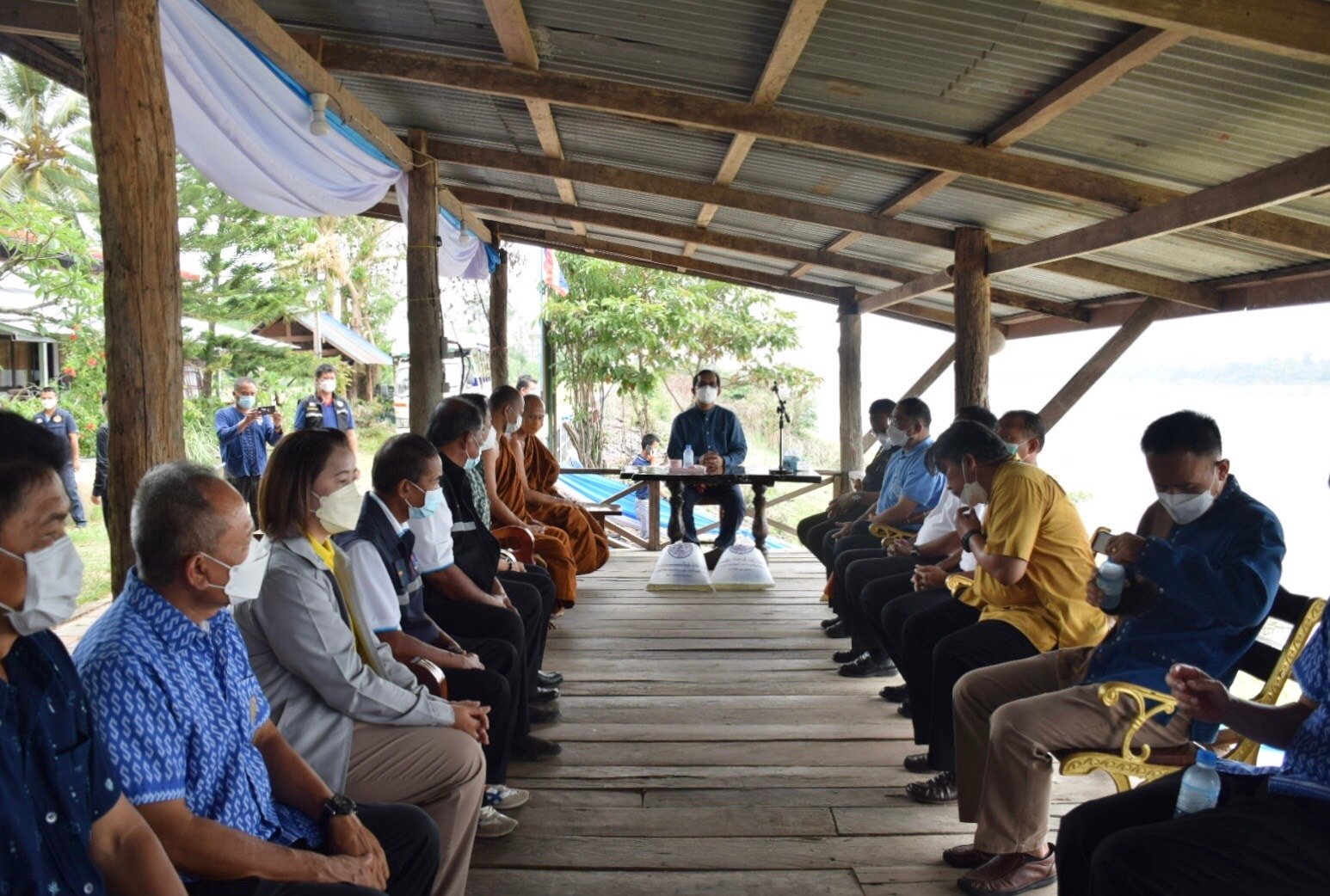 ายเฉลิมชัย สุวรรณรักษ์ อธิบดีกรมประมง เดินทางลงพื้นที่ไปยัง กลุ่มอนุรักษ์ทรัพยากรประมงบ้านพนอม เป็นประธานในการเปิดป้าย “โครงการพัฒนาอาชีพและส่งเสริมความเข้มแข็งของชุมชน (กิจกรรมพัฒนาอาชีพชุมชนประมง) ประจำปี 2565”..คลิก