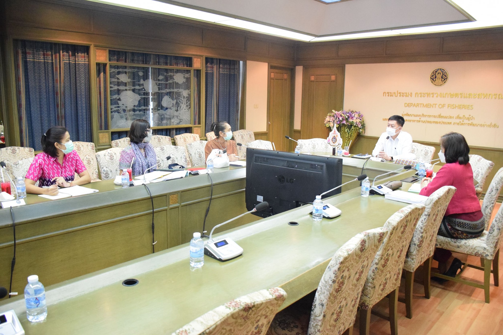 นายถาวร ทันใจ รองอธิบดีกรมประมง เป็นประธานการประชุมหารือตามนโยบายของ นายอลงกรณ์ พลบุตร ที่ปรึกษารัฐมนตรีว่าการกระทรวงเกษตรและสหกรณ์..คลิก