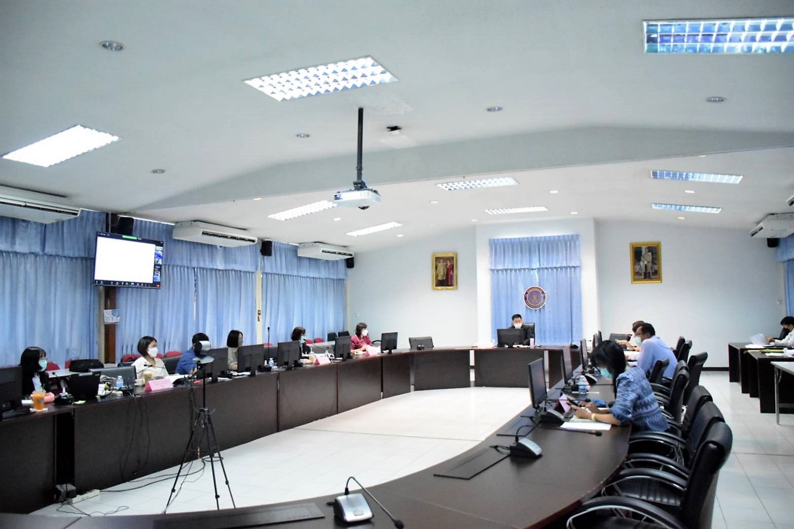 นายถาวร ทันใจ รองอธิบดีกรมประมง เป็นประธานการประชุมคณะกรรมการควบคุมสุขอนามัยหอยสองฝา ครั้งที่ 1/2565..คลิก