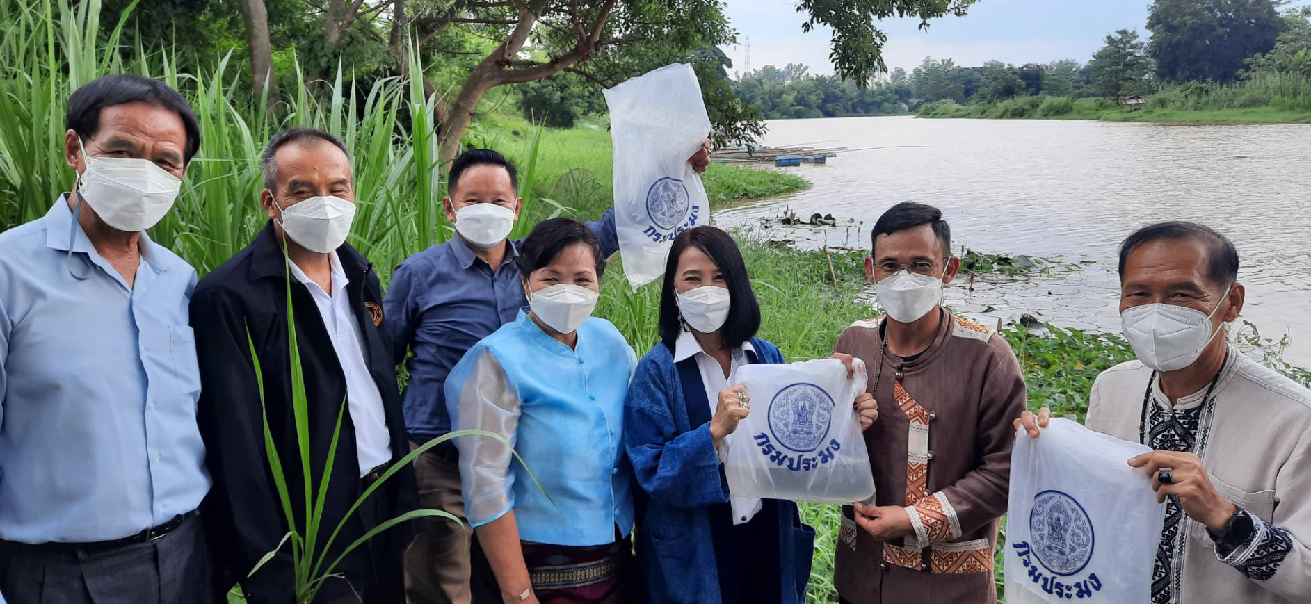 ให้การต้อนรับ นางสุมิตรา  อติศัพท์ ผู้ตรวจราชการสำนักนายกรัฐมนตรี ลงพื้นที่..คลิก
