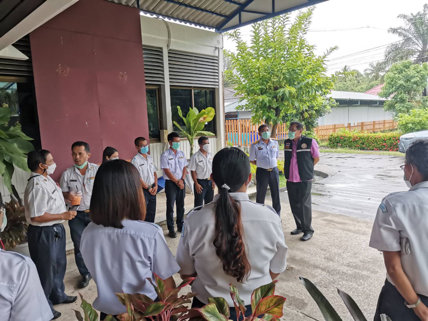 นายธนาวุฒิ กุลจิตติชนก หัวหน้าผู้ตรวจราชการกรม พร้อมด้วยนางสุทธินี ลิ้มธรรมมหิศร ผู้อำนวยการกองวิจัยและพัฒนาการเพาะเลี้ยงสัตว์น้ำชายฝั่ง ลงพื้นที่ตรวจเยี่ยมติดตามผลการดำเนินงานของ ศูนย์วิจัยและพัฒนาพันธุกรรมสัตว์น้ำนครศรีธรรมราช