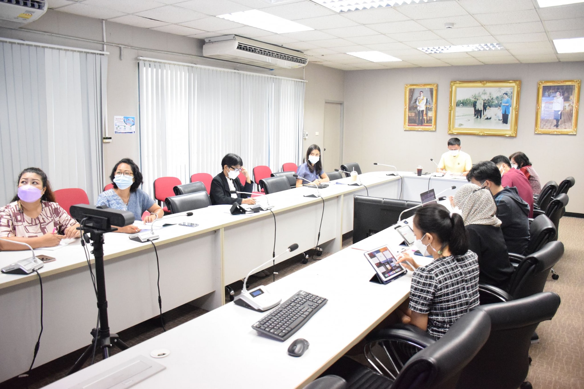 นายถาวร ทันใจ รองอธิบดีกรมประมง เป็นประธานการประชุมคณะทำงานจ่ายเงินเยียวยาเรือประมง ครั้งที่ 1/2565 ผ่านระบบการประชุมทางไกลออนไลน์ Zoom Cloud Meetings