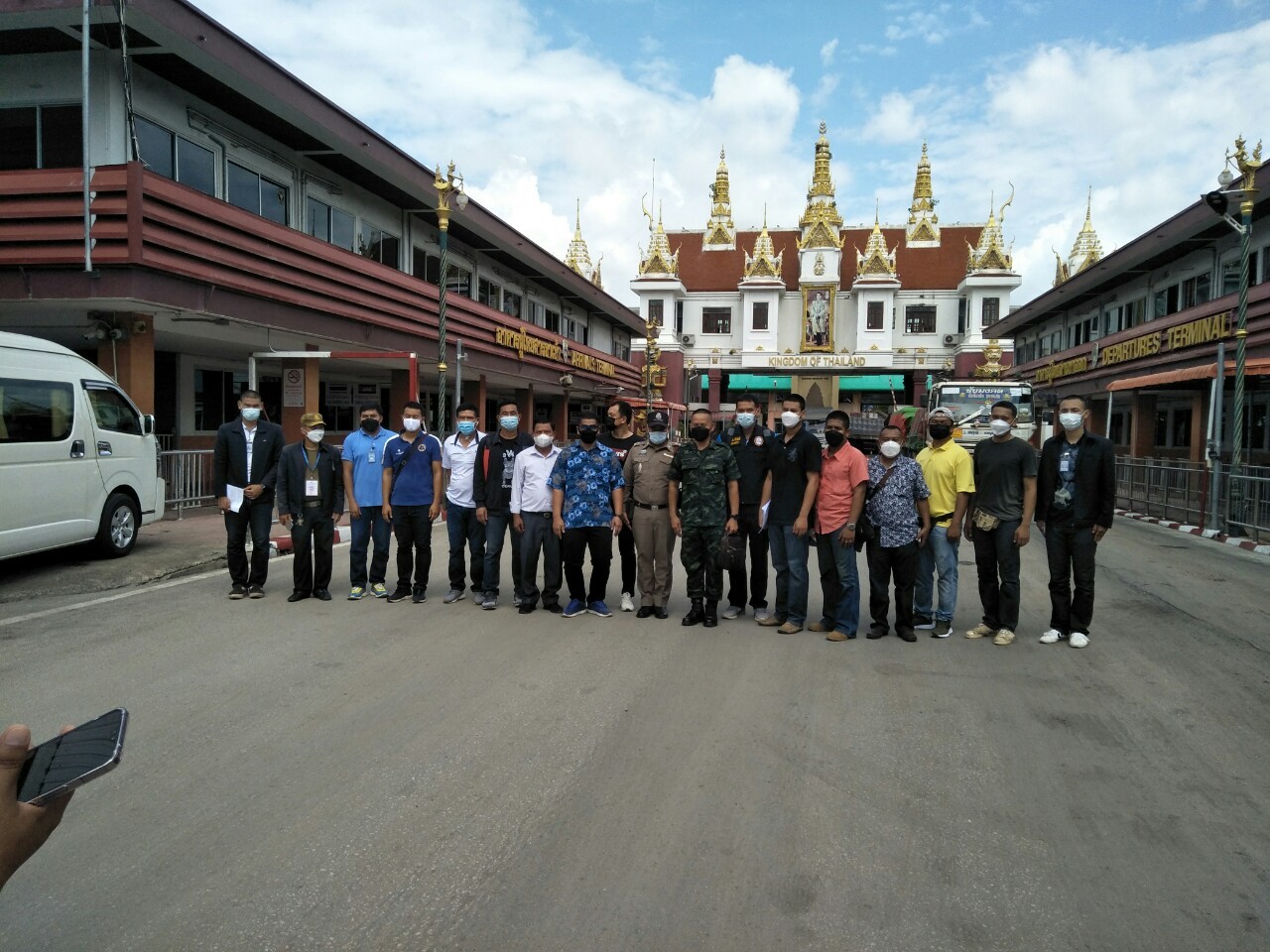 ส่งมอบวัสดุและอุปกรณ์ให้แก่สถาบันเทคโนโลยีกำปงสปือ กัมพูชา..คลิก