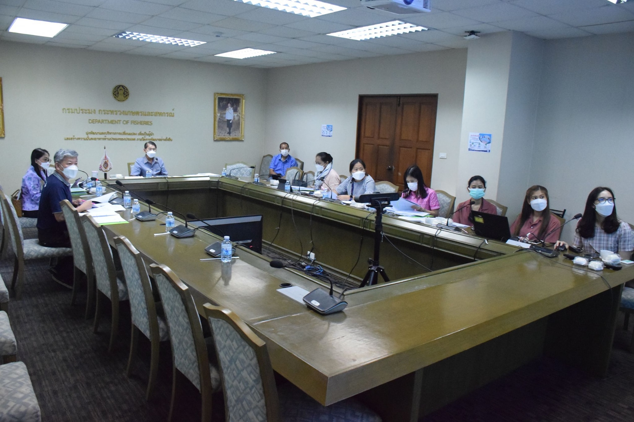 นายประพันธ์ ลีปายะคุณ รองอธิบดีกรมประมง เป็นประธานการประชุมคณะกรรมการกำกับดูแลการขึ้นทะเบียนฟาร์มเพาะเลี้ยงกุ้งทะเล เพื่อการนำเข้ามาเพาะพันธุ์