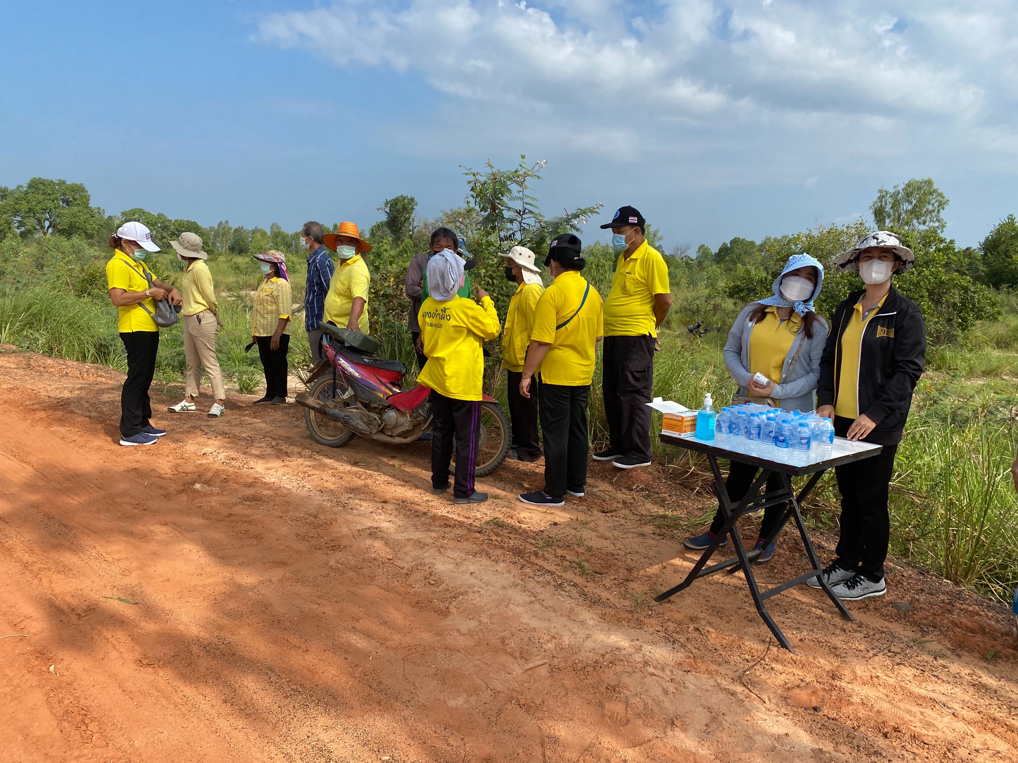 ประมงอำเภอเขื่องใน รับผิดชอบงานด้านประมงอำเภอเมืองอุบลราชธานี ได้รับการสนับสนุนพันธุ์กุ้งก้ามกรามจากศูนย์วิจัยและพัฒนาประมงน้ำจืดอุบลราชธานี ภายใต้การจัดสรรจากกลุ่มบริหารจัดการด้านประมง สนง.ปจ.อบ. จำนวนทั้งสิ้น 750 ถุง..คลิก