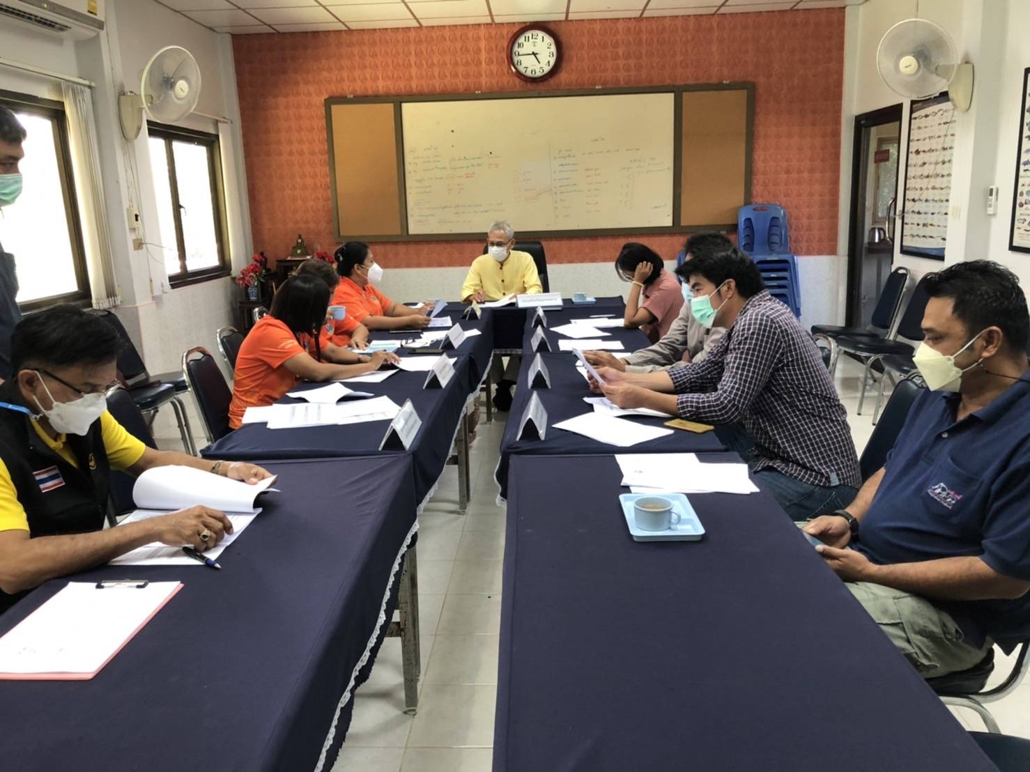 การประชุมคณะทำงานแก้ไขปัญหาการเลี้ยงกุ้งทะเล ระดับพื้นที่ จังหวัดสมุทรสงคราม..คลิก
