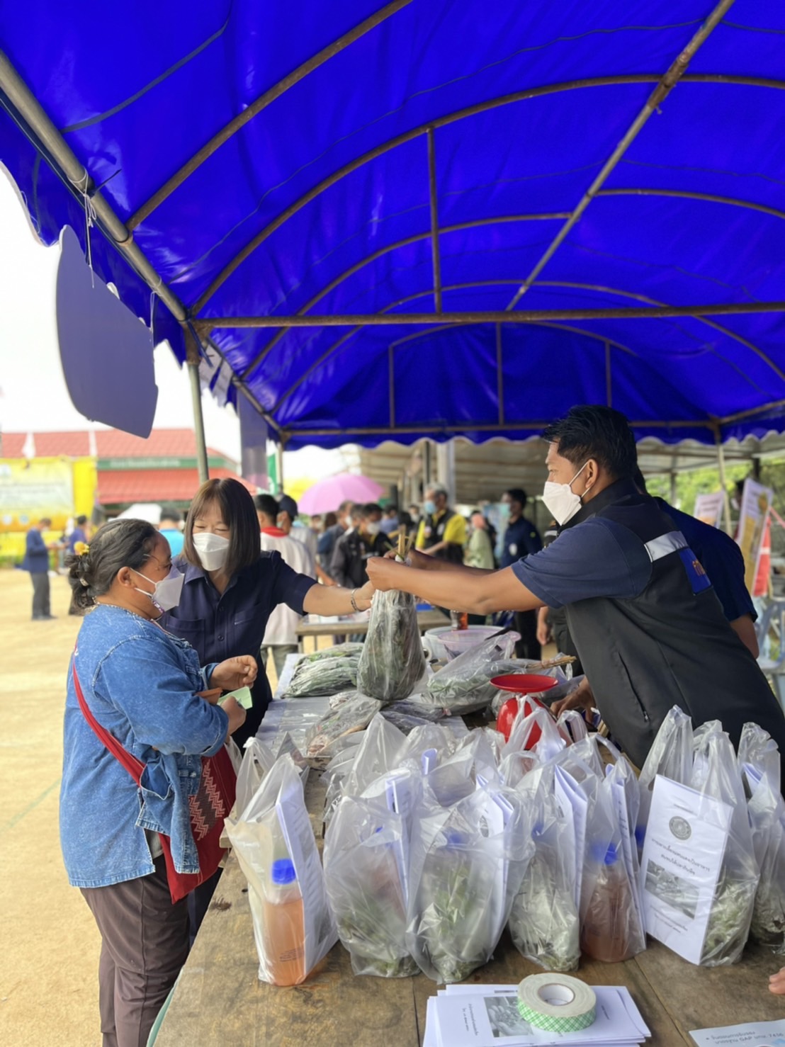 ร่วมพิธีเปิดงานโครงการคลินิกเกษตรในพระราชานุเคราะห์ สมเด็จพระบรมโอรสาธิราชฯ สยามบรมราชกุมาร ครั้งที่ 3/2565..คลิก