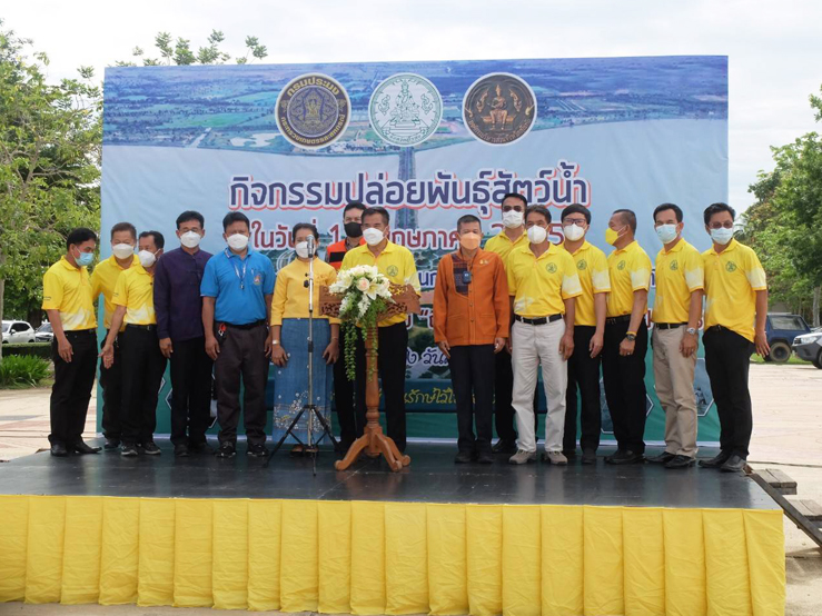 ศปจ.ตาก สนับสนุนพันธุ์กุ้งก้ามกราม ให้สำนักงานประมงจังหวัดสุโขทัย