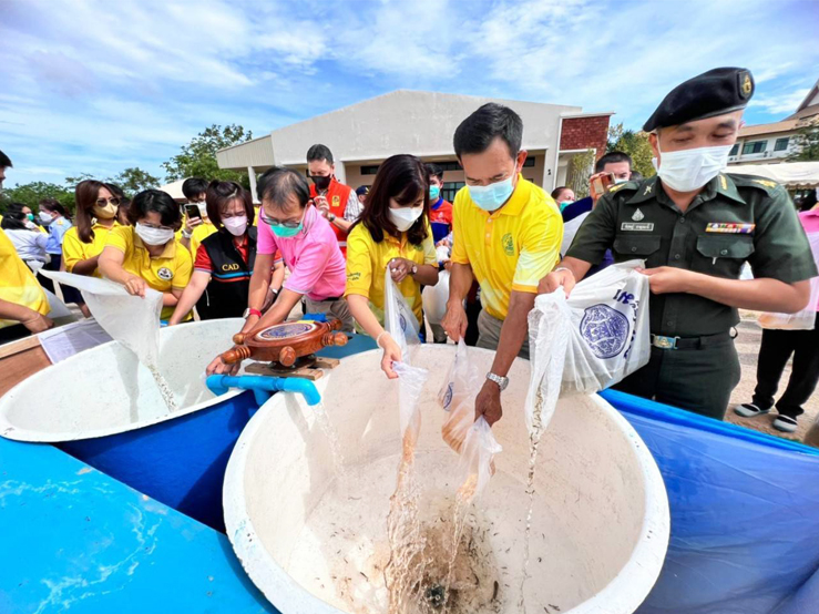 ศปจ.ตาก สนับสนุนพันธุ์กุ้งก้ามกราม ให้สำนักงานประมงจังหวัดสุโขทัย..คลิก