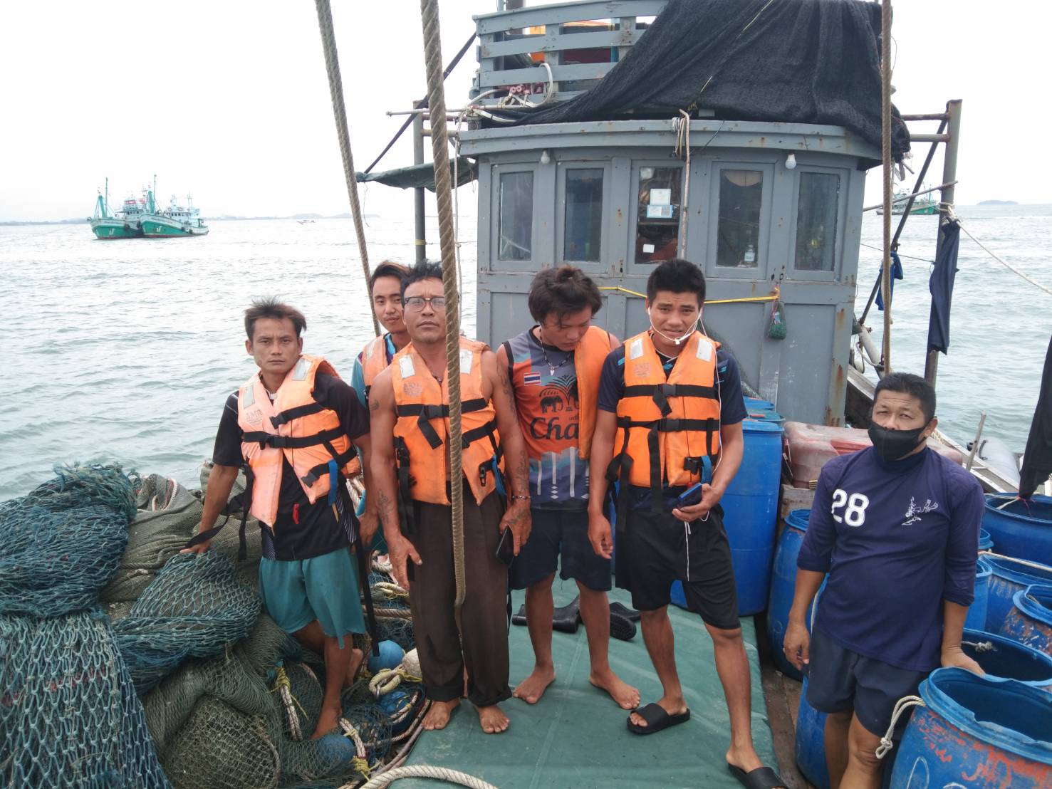 เรือตรวจประมงทะเล 204 ออกปฏิบัติงานควบคุมการทำการประมงในพื้นที่ทะเลชายฝั่ง
