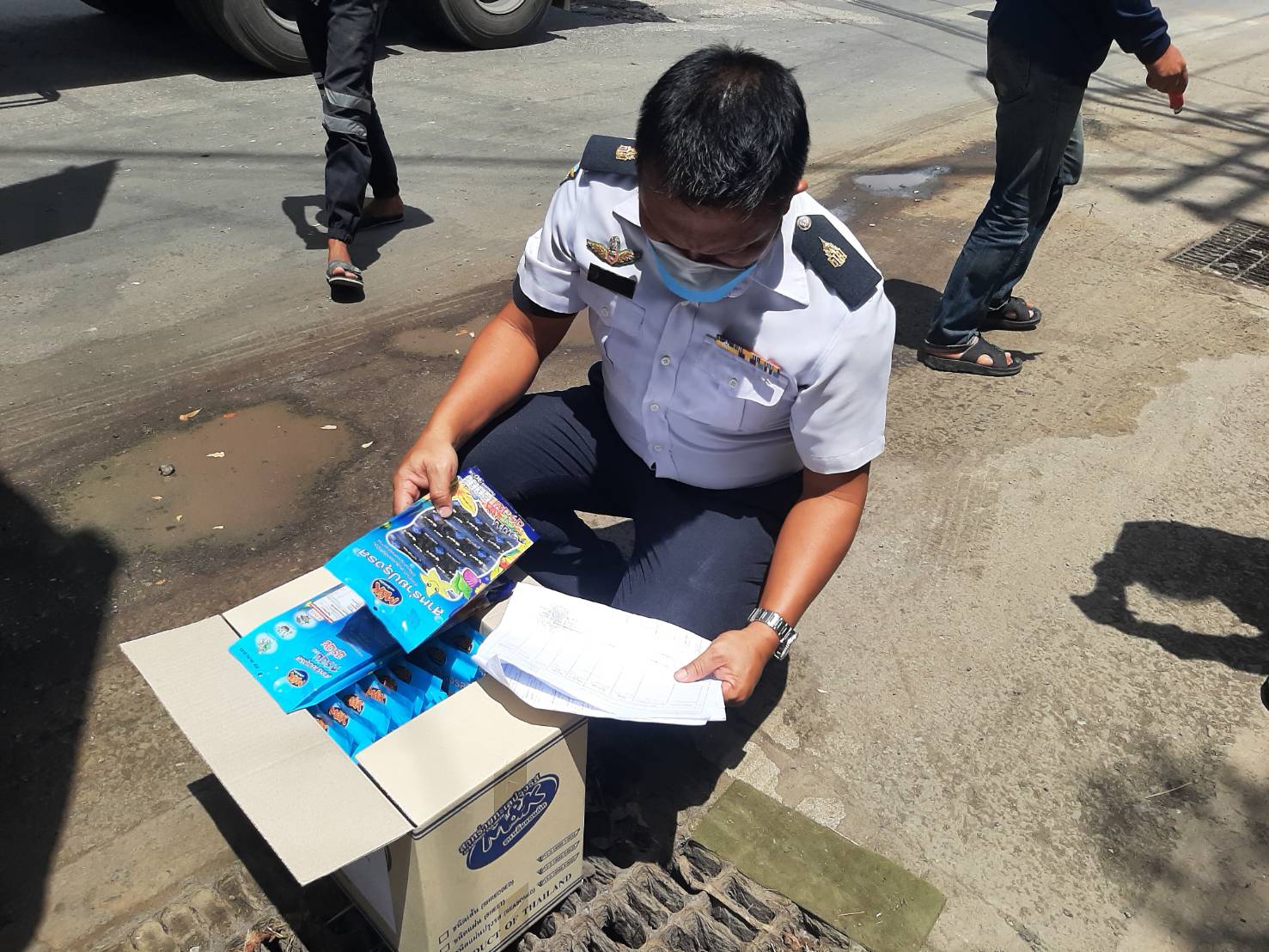 ตรวจสินค้าประมงที่นำเข้า ส่งออก ทางจุดผ่านแดนถาวรบ้านคลองลึก..คลิก