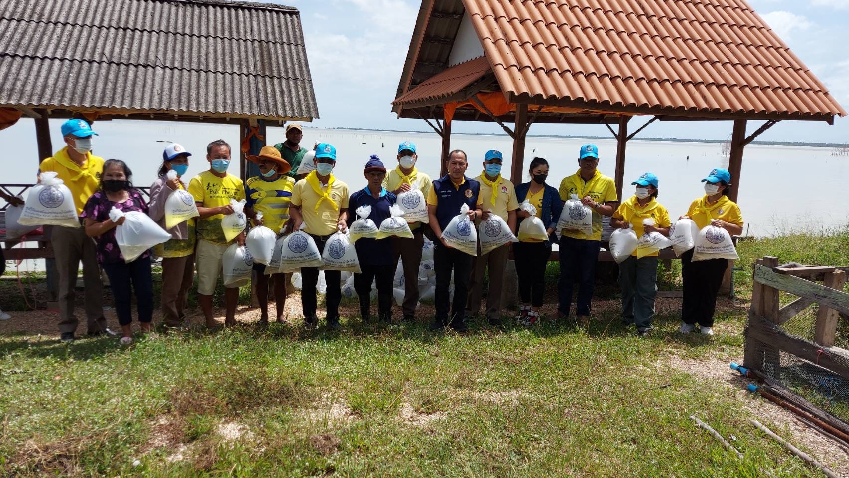 ประมงอำเภอปากพะยูน ร่วมกันพัฒนาปรับภูมิทัศน์บริเวณสะพาน ชะแล้ ร่วมปล่อยพันธุ์สัตว์น้ำและกุ้งก้ามกราม..คลิก