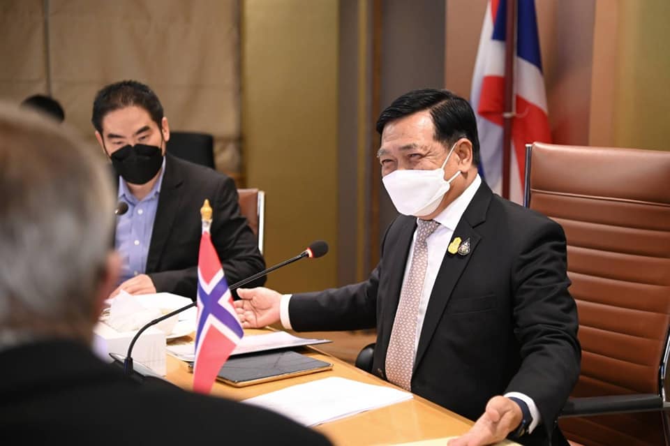 นายเฉลิมชัย สุวรรณรักษ์ อธิบดีกรมประมง เข้าร่วมการประชุมหารือกับรองรัฐมนตรีด้านการประมงและนโยบายทางทะเล กระทรวงการค้า อุตสาหกรรม และการประมง ราชอาณาจักรนอร์เวย์ ในการสนับสนุนในหลักการของปฏิญญาโคเปนเฮเกน (Copenhegen Declaration) และข้อริเริ่มความยุติธรรมสีน้ำเงิน (Blue Justice Initiative)