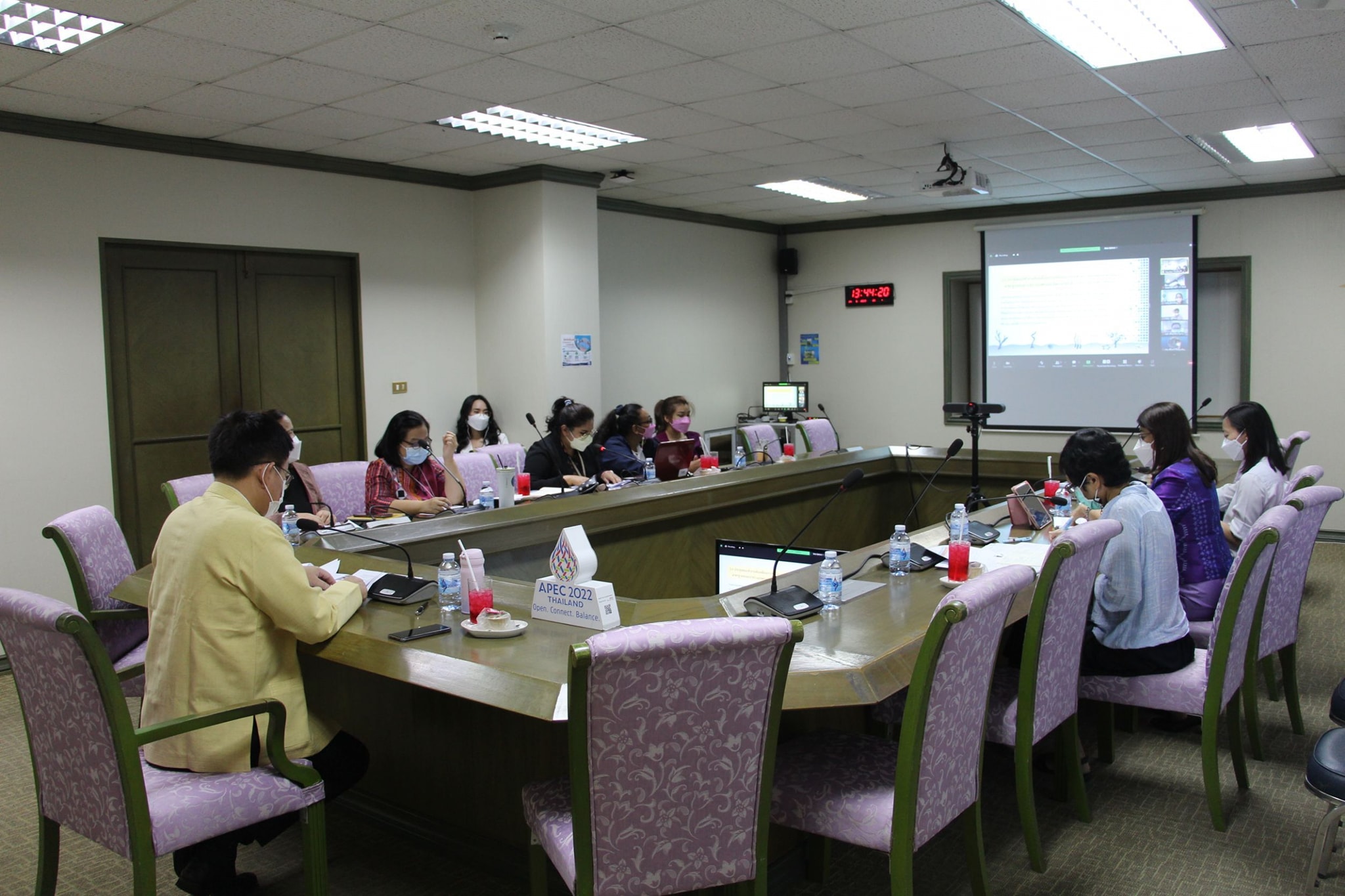 นายถาวร ทันใจ รองอธิบดีกรมประมง เป็นประธานในการประชุมคณะทำงานทบทวนบทบาทภารกิจการถ่ายโอนการตรวจสอบและรับรองมาตรฐานของกรมประมง ครั้งที่ 1/2565..คลิก