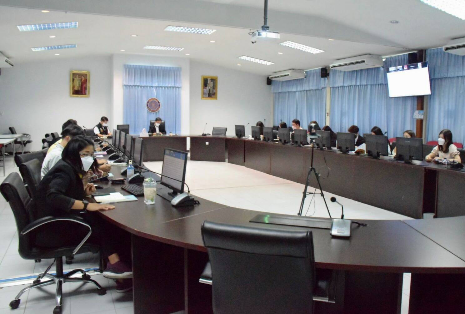 นายเฉลิมชัย สุวรรณรักษ์ อธิบดีกรมประมง เป็นประธานการประชุมคณะกรรมการทางการปกครอง ครั้งที่ 21/2565..คลิก