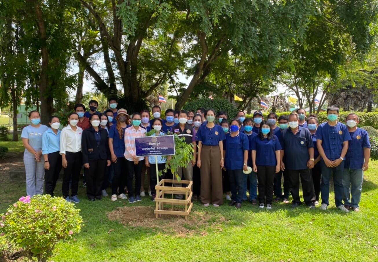 นายประพันธ์ ลีปายะคุณ รองอธิบดีกรมประมง ได้เดินทางมาร่วมประชุมที่ศูนย์วิจัยและพัฒนาประมงน้ำจืดเพชรบุรี ร่วมกับเจ้าหน้าที่ศูนย์ฯ เพื่อหารือในการเพิ่มกำลังผลิตพ่อแม่พันธุ์กุ้งก้ามกรามสายพันธุ์ Macro1..คลิก