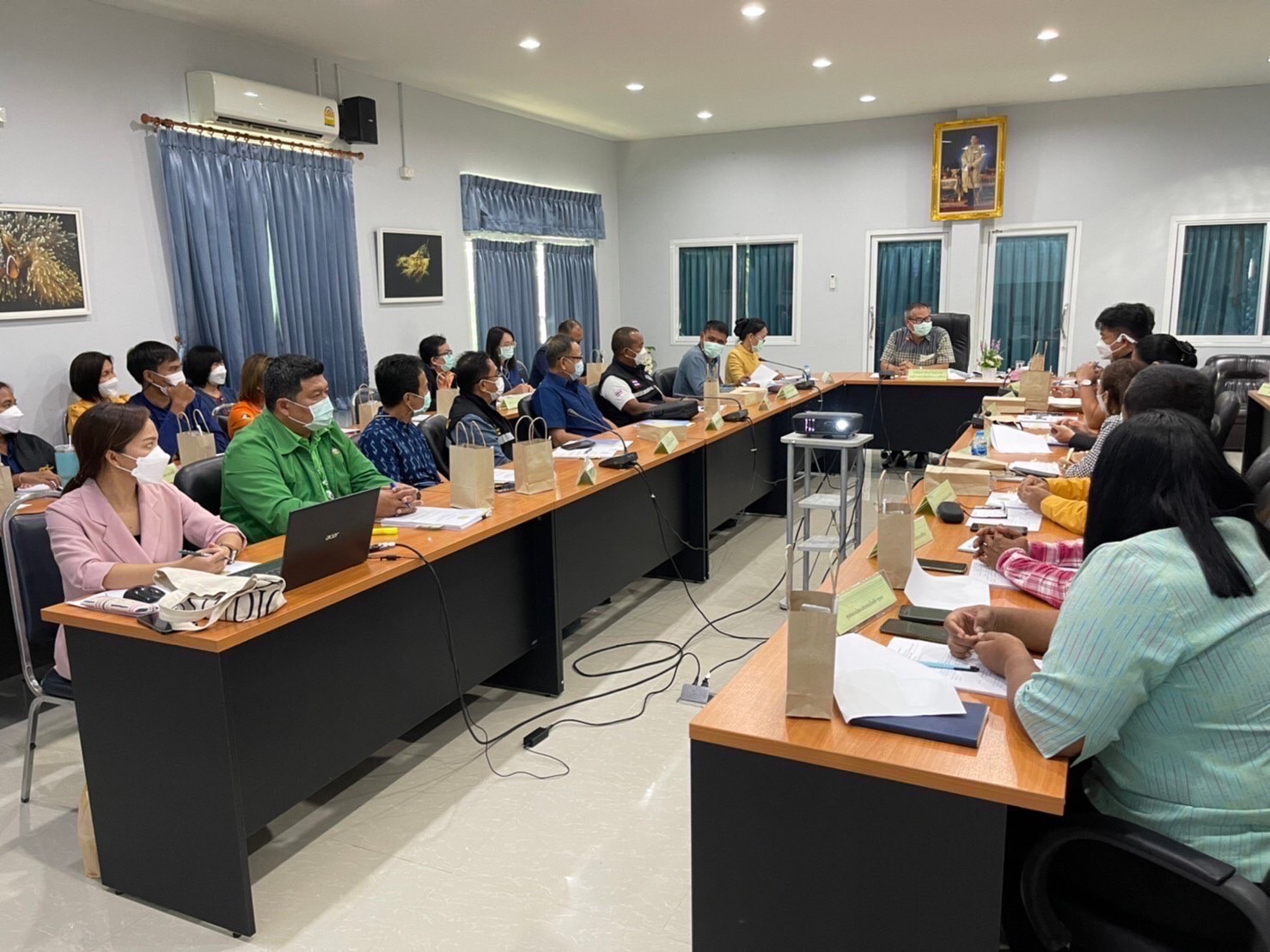 ศพช.ประจวบคีรีขันธ์ ประชุมเพื่อติดตามความก้าวหน้าบูรณาการขับเคลื่อนกิจกรรมด้านการเกษตรร่วมกัน และประชาสัมพันธ์กิจกรรมกระตุ้นเศรษฐกิจการเกษตร สนับสนุนสินเชื่อเกษตรแบบแปลงใหญ่..คลิก