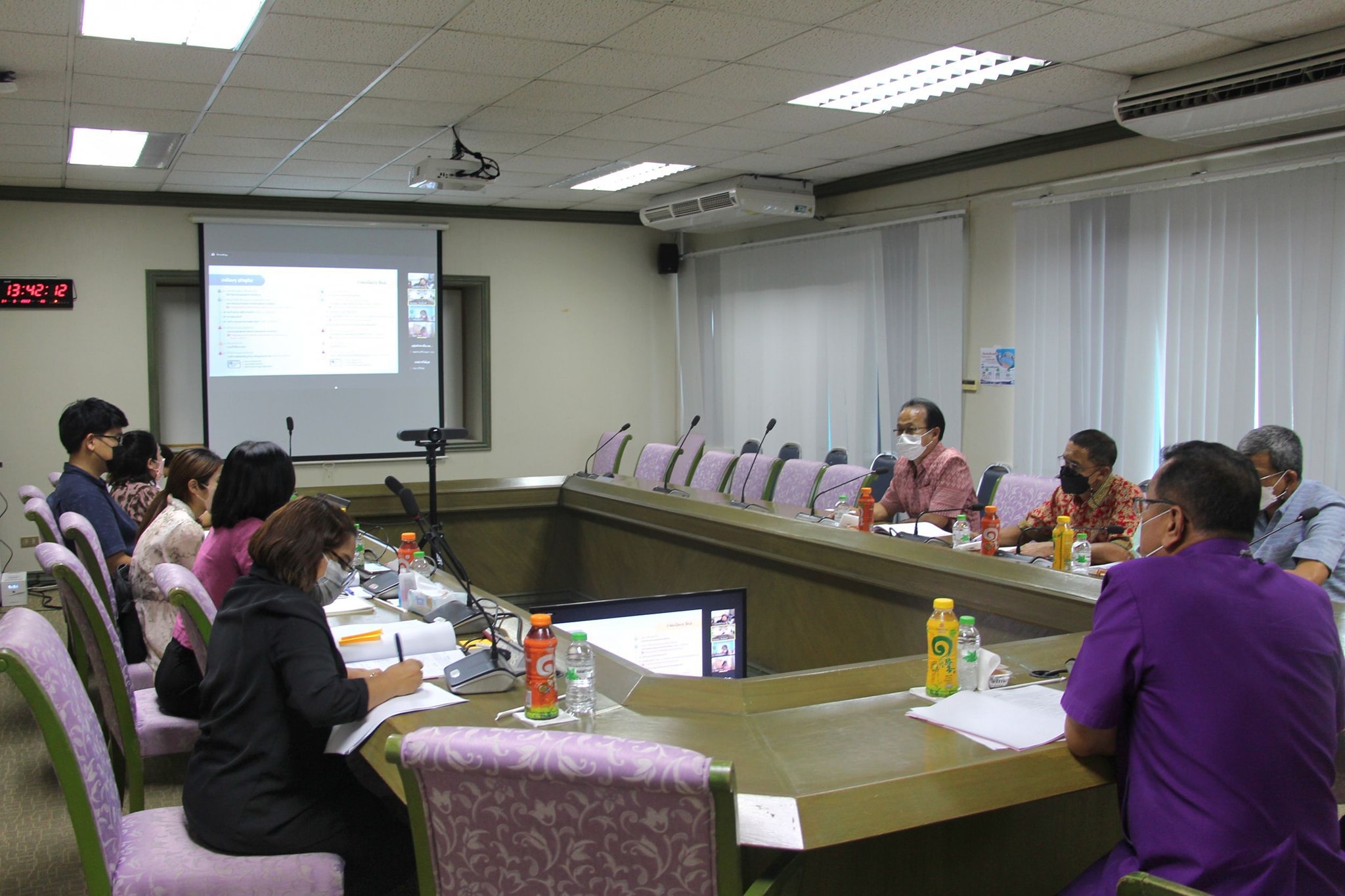 นายธนาวุฒิ กุลจิตติชนก หัวหน้าผู้ตรวจราชการกรม? ?กรมประมง เป็นประธานในการประชุมคณะทำงานปรับปรุงระเบียบกรมประมงว่าด้วยการขึ้นทะเบียนเกษตรกรผู้เพาะเลี้ยงสัตว์น้ำและผู้ประกอบการด้านการประมง ครั้งที่ 3/2565..คลิก