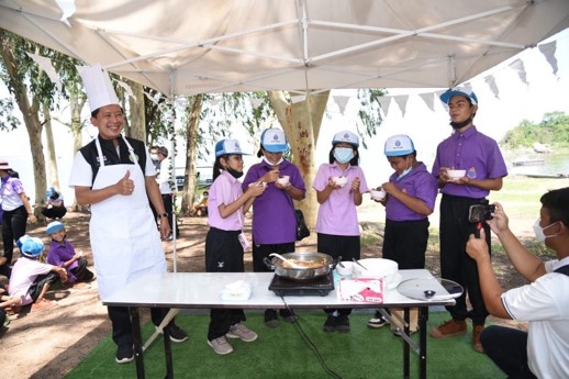 โครงการเพิ่มผลผลิตกุ้งก้ามกรามในอ่างเก็บน้ำเขื่อนอุบลรัตน์ (6)..คลิก