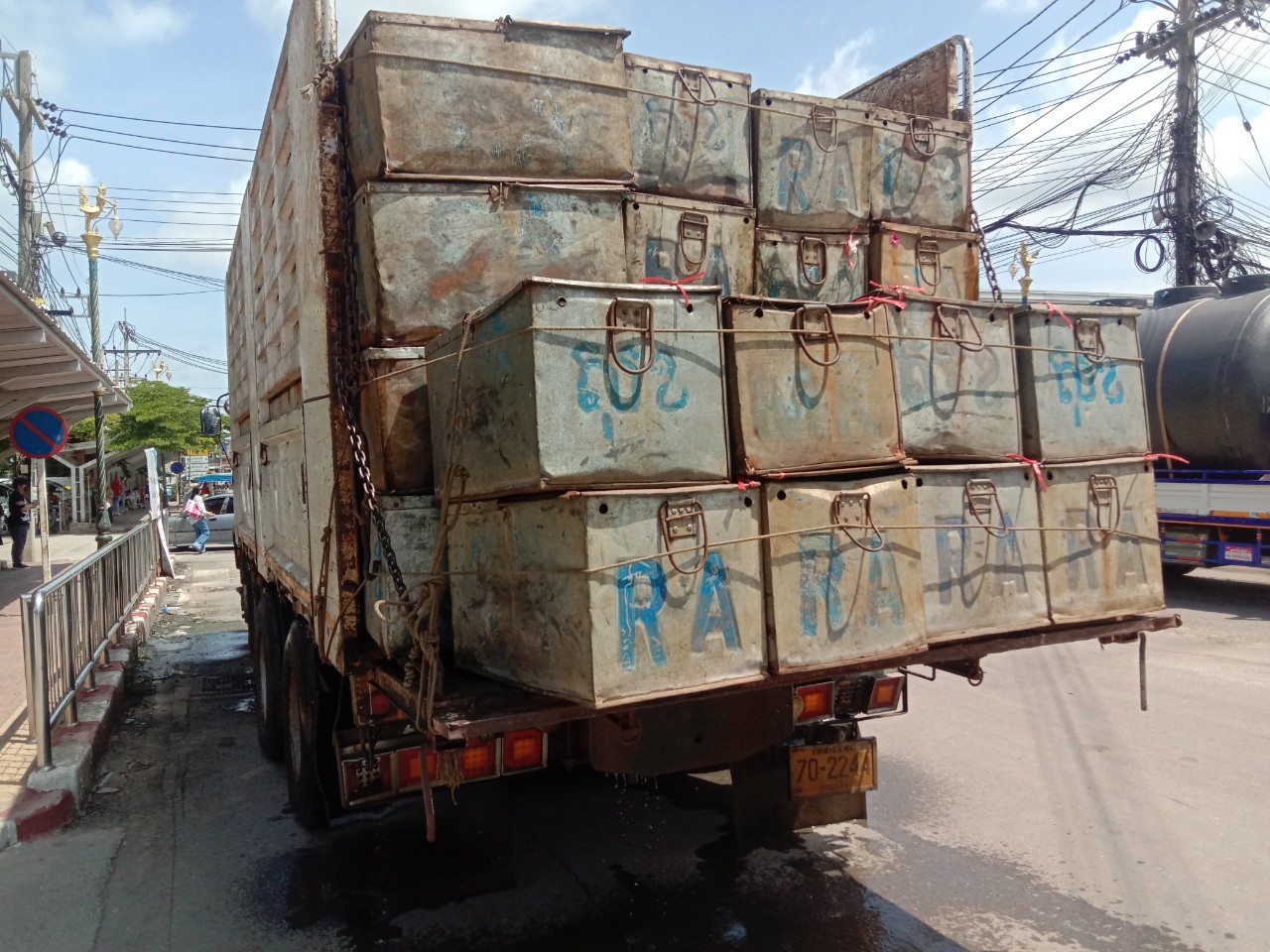 ตรวจสินค้าประมงที่นำเข้า ส่งออก ทางจุดผ่านแดนถาวรบ้านคลองลึก..คลิก