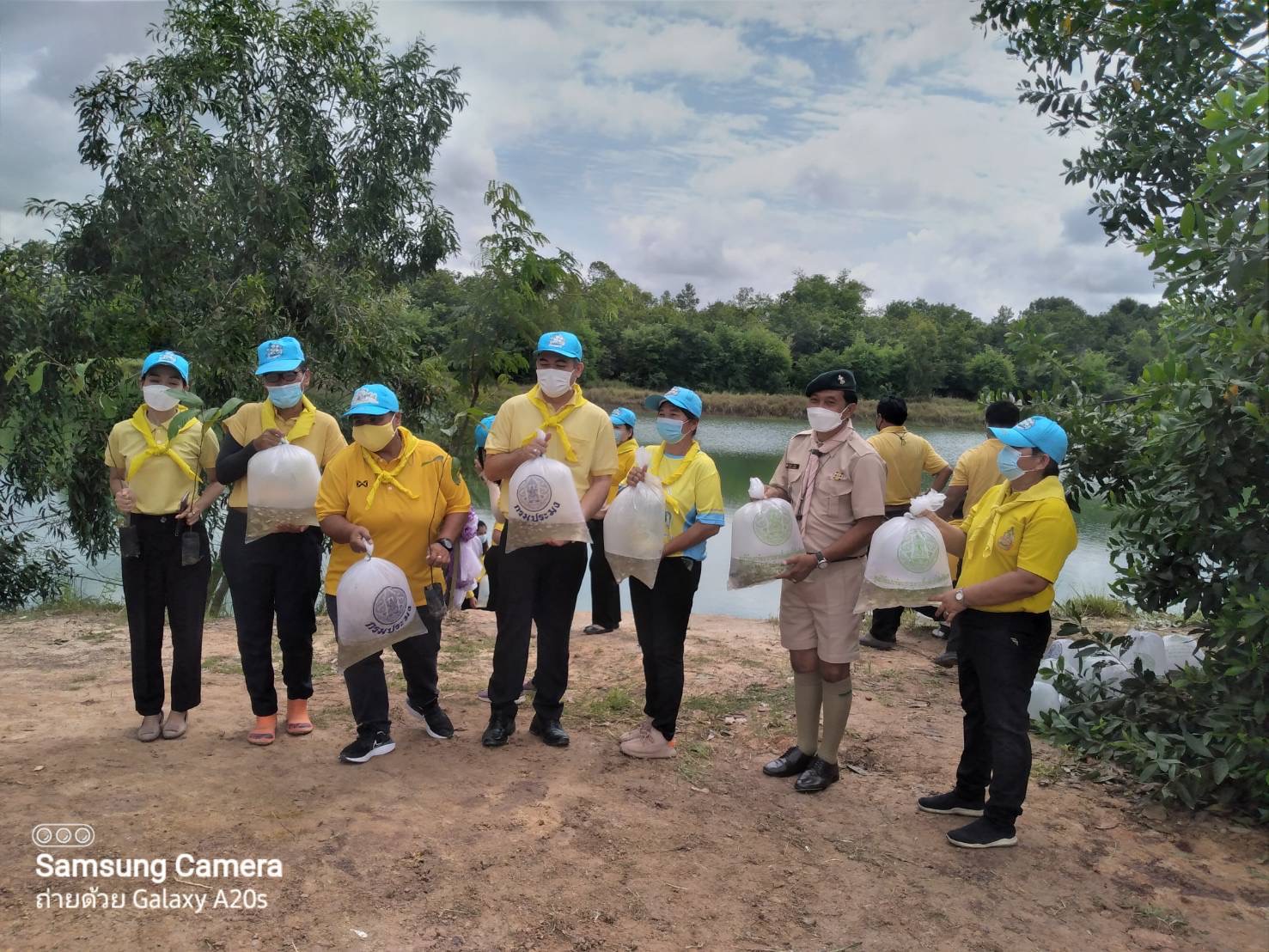ร่วมปลูกต้นไม้ ปล่อยปลา ในกิจกรรมเฉลิมพระเกียรติสมเด็จพระนางเจ้าฯ พระบรมราชินี  เนื่องในโอกาสวันเฉลิมพระชนมพรรษา 3 มิถุนายน 2565..คลิก