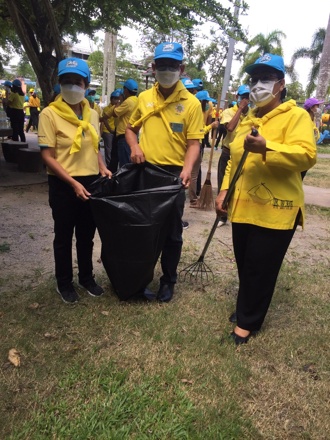 สำนักงานประมงจังหวัดพัทลุง ร่วมกิจกรรมจิตอาสาเฉลิมพระเกียรติสมเด็จพระนางเจ้าฯ พระบรมราชินี เนื่องในโอกาสวันเฉลิมพระชนมพรรษา 3 มิถุนายน 2565..คลิก