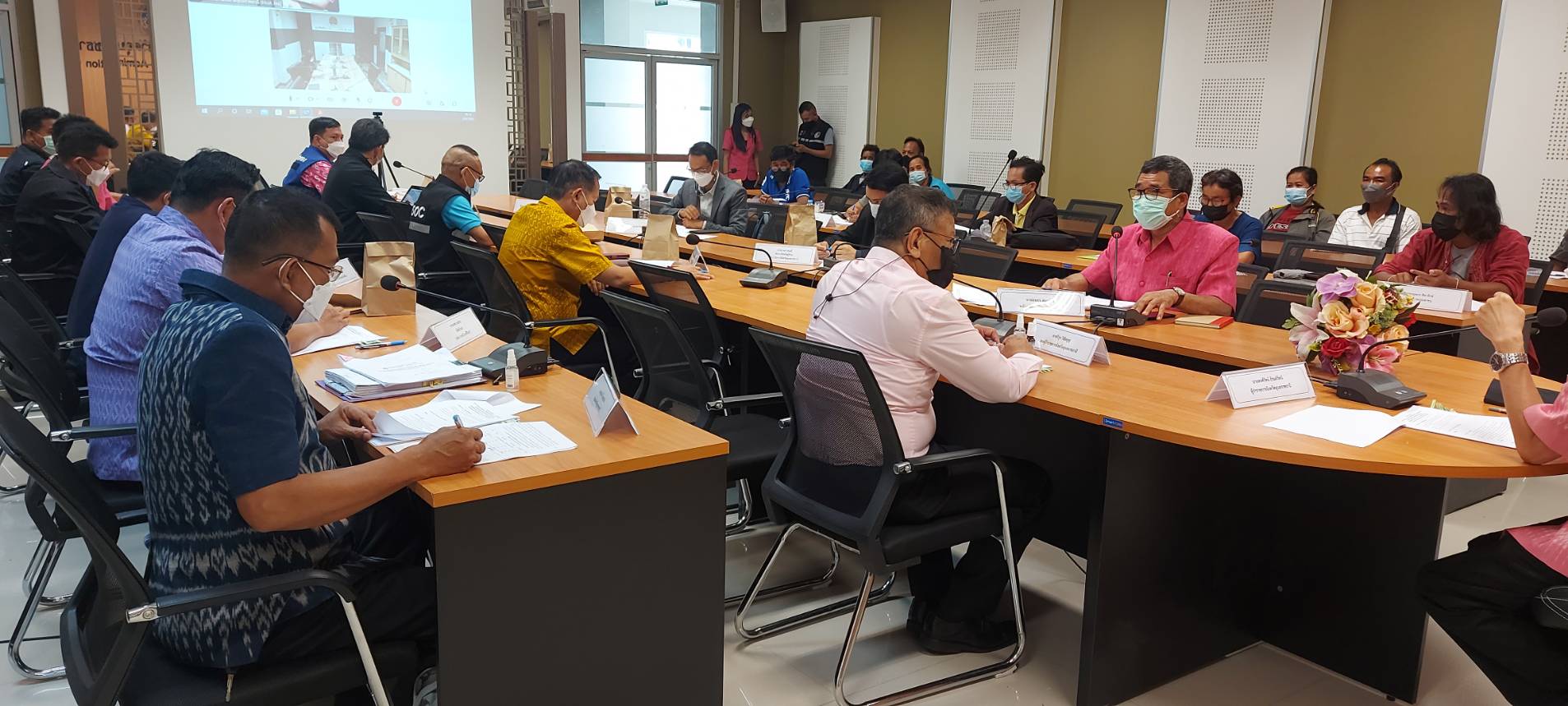 ประมงอุบลร่วมประชุมคณะทำงานแก้ไขปัญหาราษฎรที่ประกอบอาชีพประมงที่ได้รับผลกระทบจากการก่อสร้างเขื่อนปากมูล ..คลิก