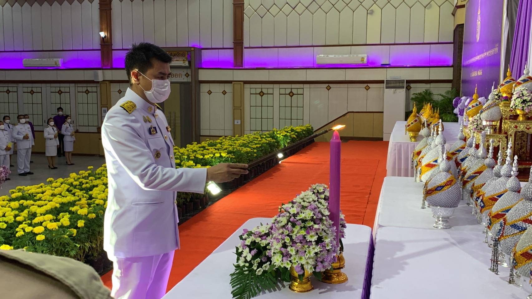 สำนักงานประมงอำเภอวารินชำราบ ร่วมถวายเครื่องราชสักการะและวางพานพุ่ม และพิธีถวายพระพรชัยมงคล เนื่องในโอกาสวันเฉลิมพระชนมพรรษา สมเด็จพระนางเจ้าฯ พระบรมราชินี    3 มิถุนายน 2565 ..คลิก