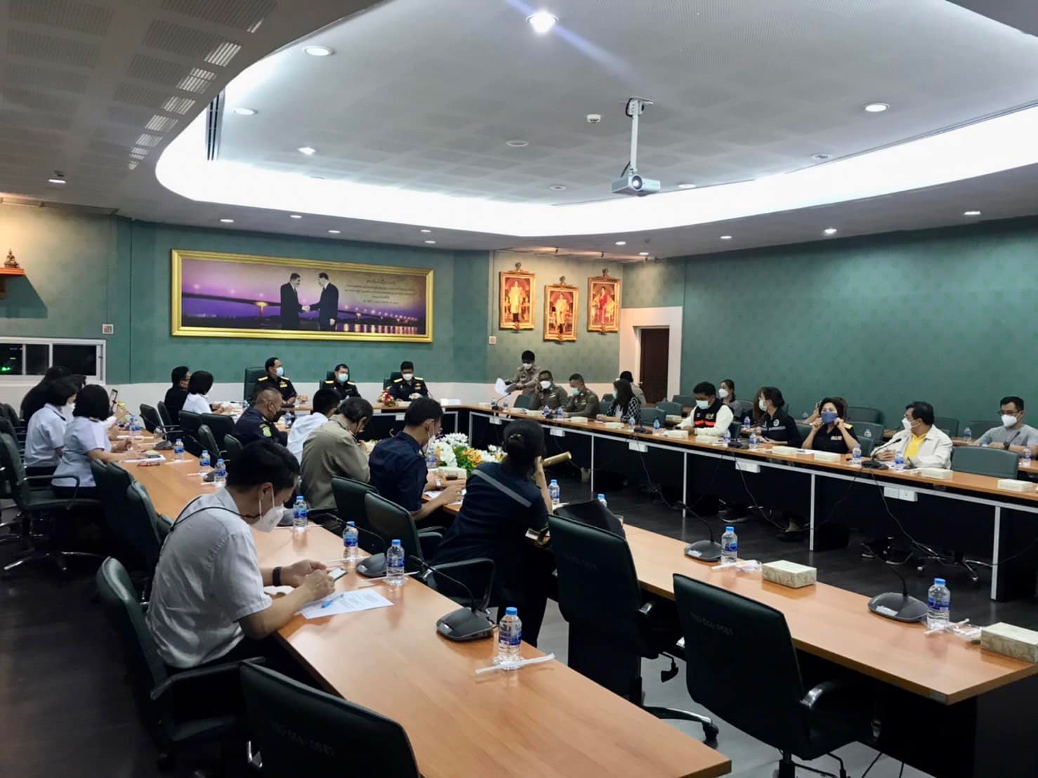 ประชุมคณะกรรมการภาครัฐและเอกชน เพื่ออำนวยความสะดวกในการนำเข้าส่งออก (ครอ.)..คลิก
