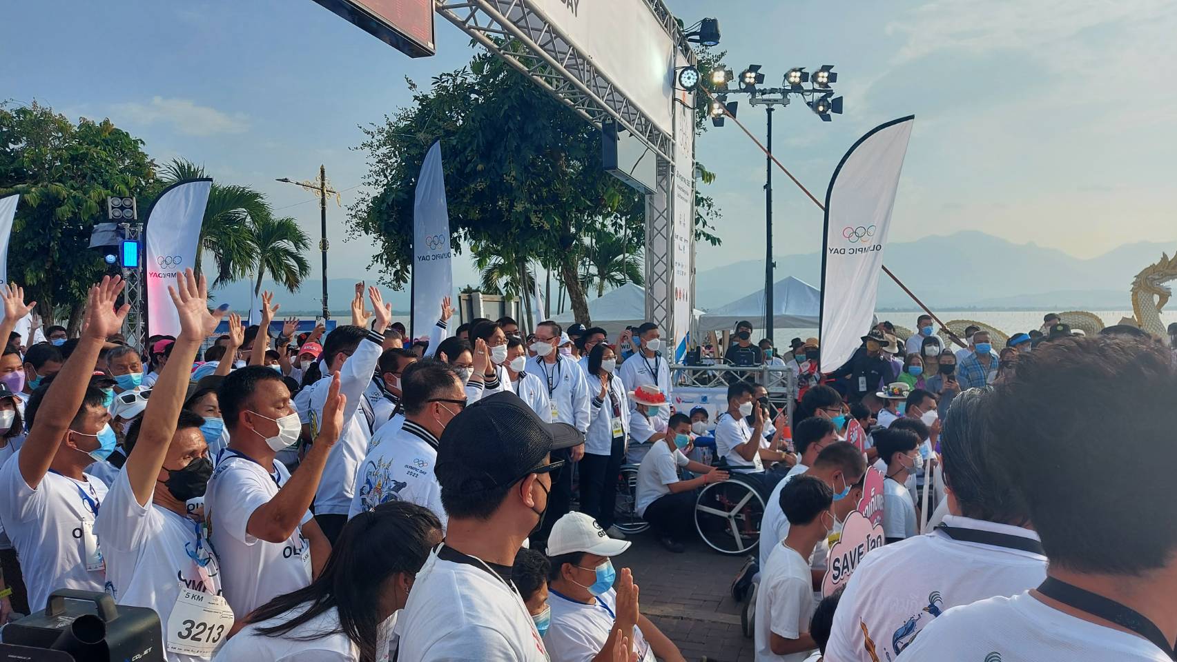 เข้าร่วมกิจกรรมและพิธีเปิด เดิน-วิ่ง Olympic Day 2022..คลิก