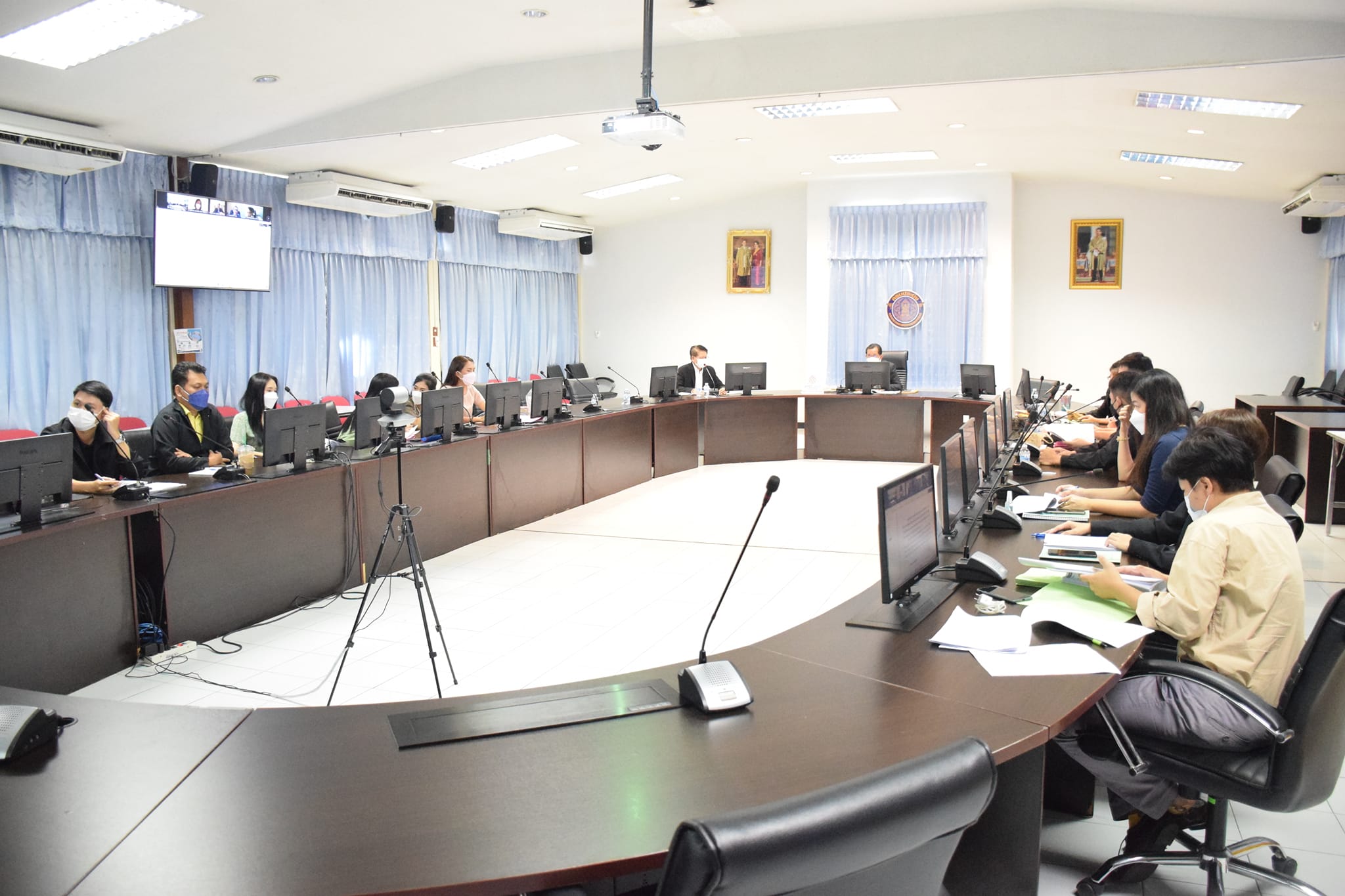 นายเฉลิมชัย สุวรรณรักษ์ อธิบดีกรมประมง เข้าร่วมการประชุมคณะกรรมการมาตรการทางปกครอง..คลิก