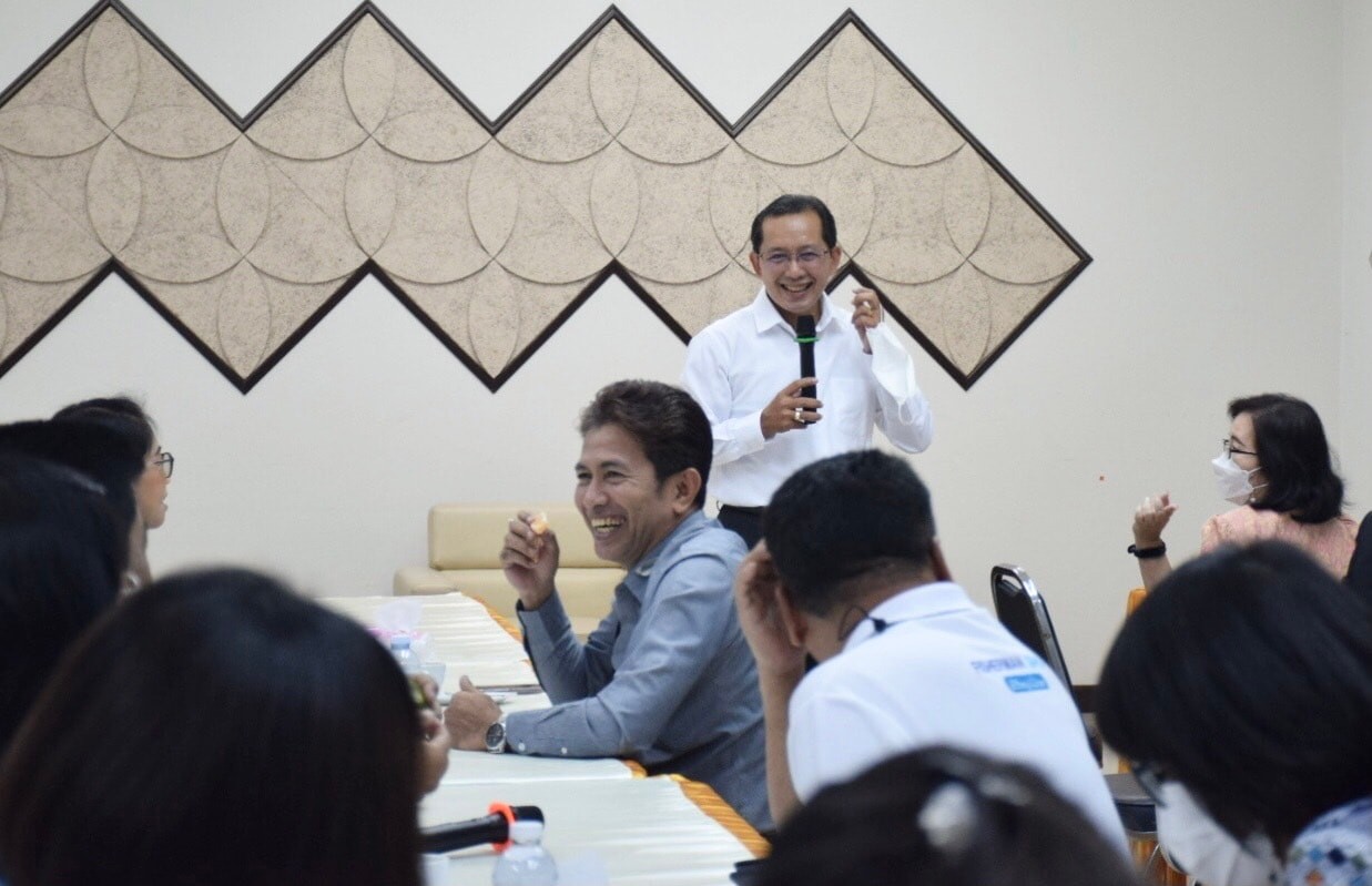 นายเฉลิมชัย สุวรรณรักษ์ อธิบดีกรมประมง ร่วมกิจกรรมทำบุญใส่บาตร ข้าวสารอาหารแห้ง และ ร่วมกิจกรรม 