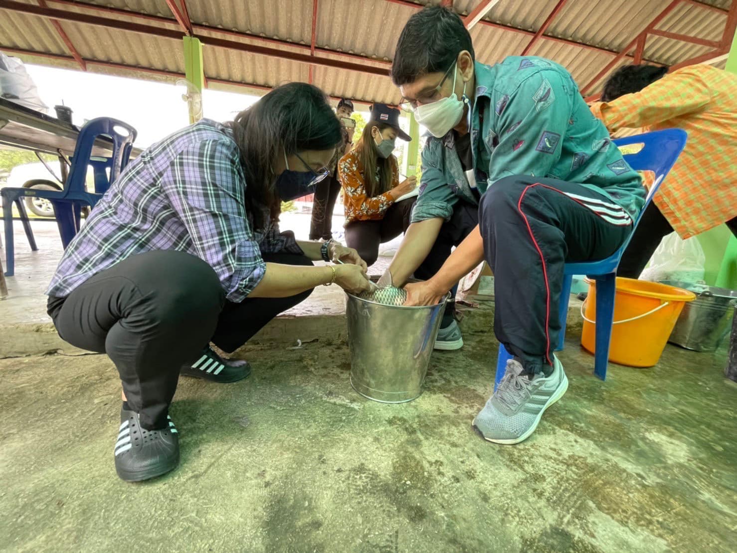 ลงพื้นที่ดำเนินงานร่วมกับเจ้าหน้าที่โครงการศูนย์การเรียนรู้ด้านการประมงบ้านหนองตาดั้ง..คลิก