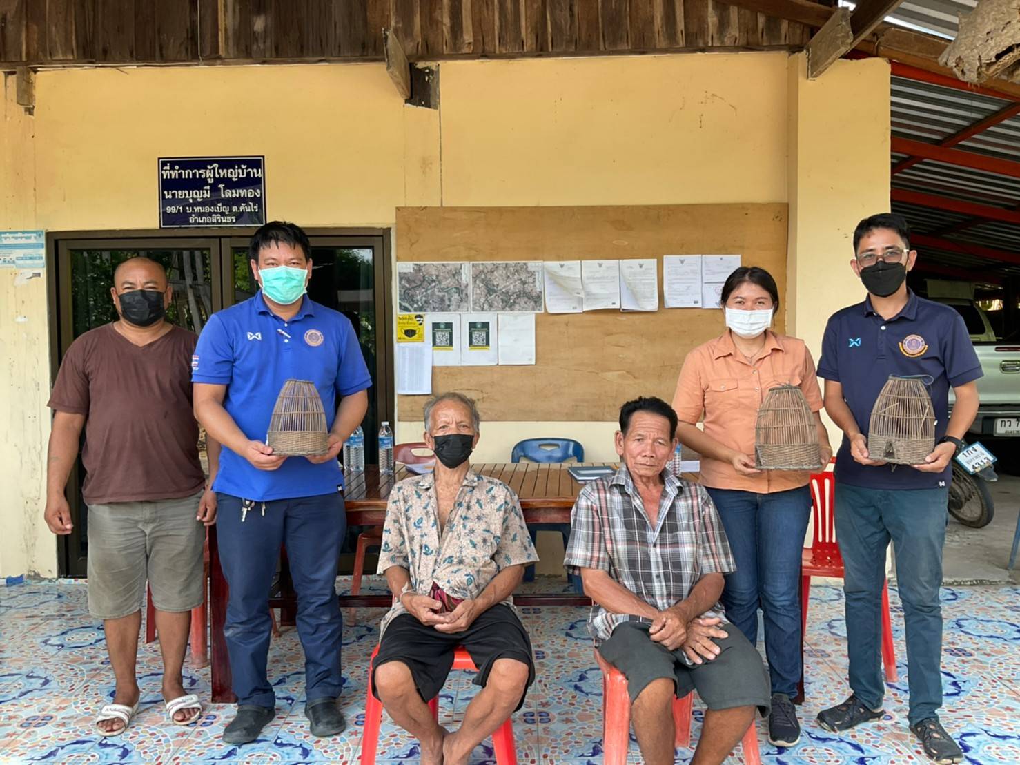 ประมงอำเภอสิรินธร บูรณาการปฏิบัติงานร่วมกับศูนย์วิจัยและพัฒนาประมงน้ำจืดอุบลราชธานี สัมภาษณ์ชาวประมงตามแบบสอบถาม..คลิก