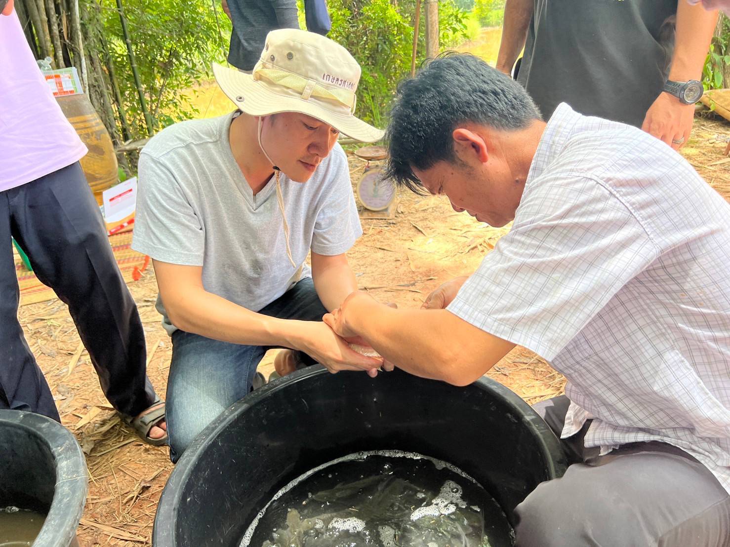 ร่วมสาธิตการเพาะพันธุ์ปลาตะเพียน ด้วยชุดเพาะพันธุ์ปลาเคลื่อนที่ (Mobile Hatchery)..คลิก