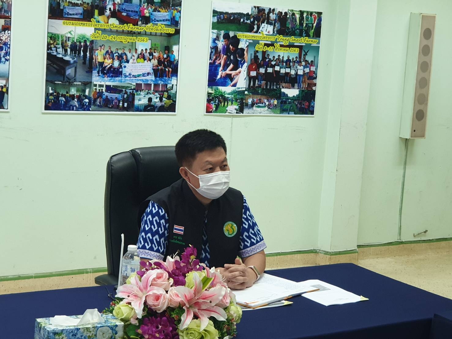 ดร.ถาวร ทันใจ รองอธิบดีกรมประมง ได้มอบพันธุ์ปลาบึกให้กับศูนย์วิจัยและพัฒนาการเพาะเลี้ยงสัตว์น้ำจืดเชียงใหม่ ในกิจกรรมพาปลาเที่ยวไทย เพื่อใช้ในการเพาะขยายพันธุ์ปลาบึกในเขตพื้นที่อื่นๆ พร้อมนี้ได้ให้สัมภาษณ์สดออกอากาศทางสถานีวิทยุกระจายเสียงกรมประมงจังหวัดเชียงราย FM 103.00 MHz ในประเด็นต่างๆ..คลิก
