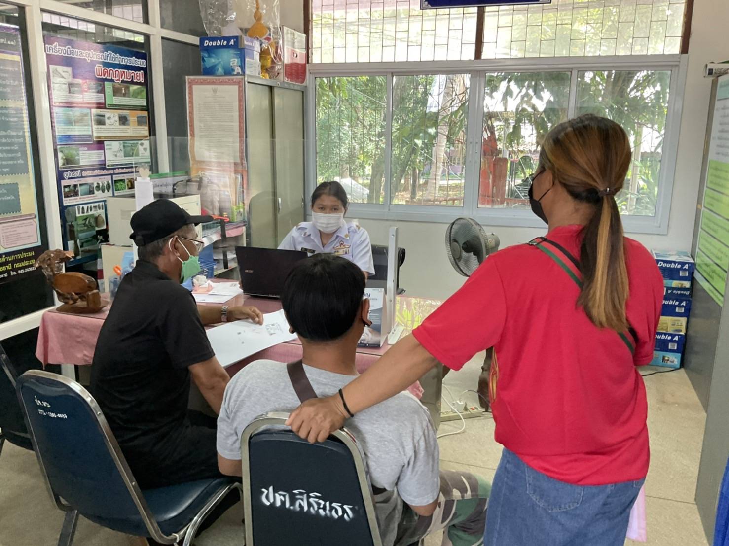 ประมงอำเภอสิรินธร บริการให้คำปรึกษา และรับคำขอรับโอนใบอนุญาตให้ทำการเพาะเลี้ยงสัตว์น้ำในที่จับสัตว์น้ำ ซึ่งเป็นสาธารณสมบัติของแผ่นดิน 