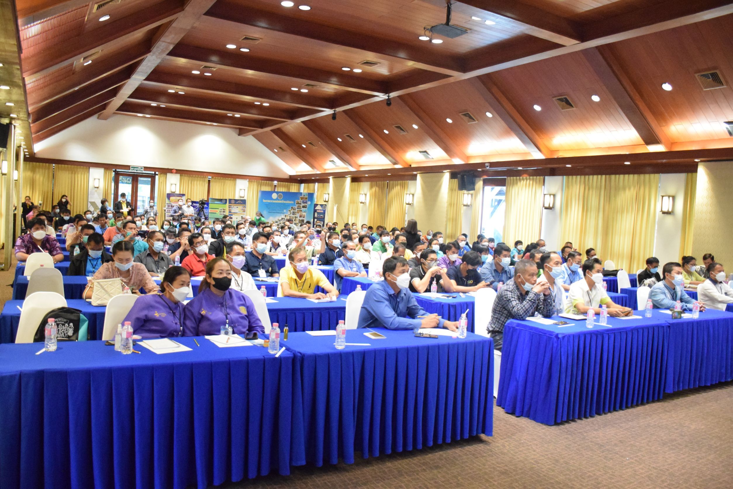 คณะกรรมการธนาคารผลผลิตสัตว์น้ำแบบมีส่วนร่วมและเจ้าหน้าที่โครงการ ประจำปี ๒๕๖๕” เพื่อแลกเปลี่ยนเรียนรู้และประสบการณ์จากโครงการทั่วประเทศ..คลิก