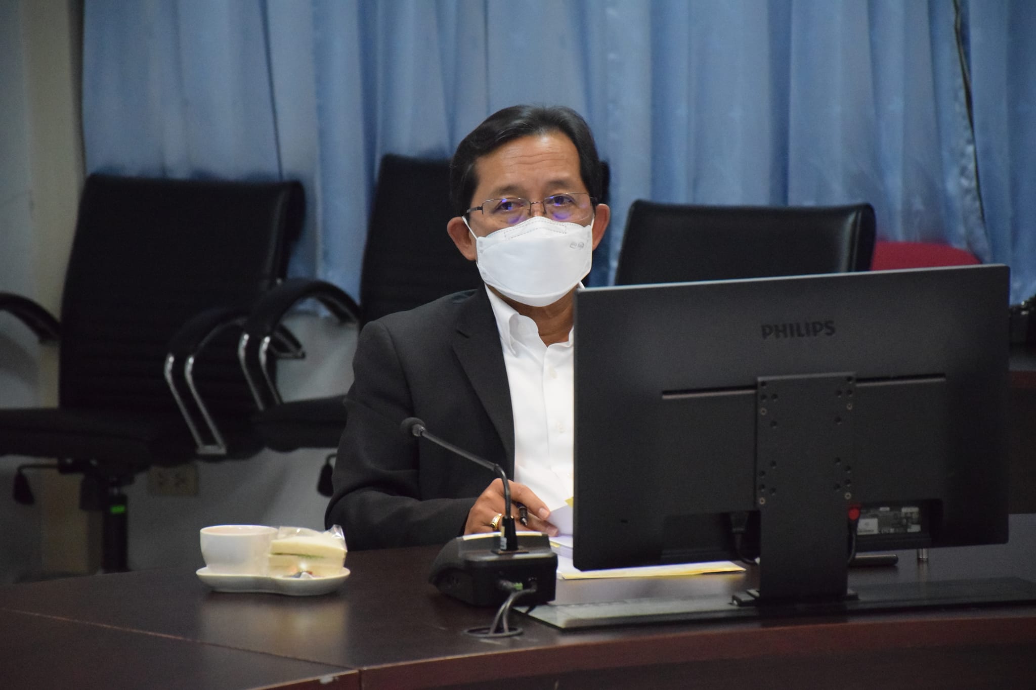 นายเฉลิมชัย สุวรรณรักษ์ อธิบดีกรมประมง พร้อมด้วยผู้บริหาร และเจ้าหน้าที่ที่เกี่ยวข้อง เข้าร่วมการประชุมคณะอนุกรรมการตรวจสอบและติดตามการบังคับใช้กฎหมายที่เกี่ยวข้องในการแก้ไขปัญหาการทำประมง และแรงงานในภาคประมง ครั้งที่ 6/2565..คลิก