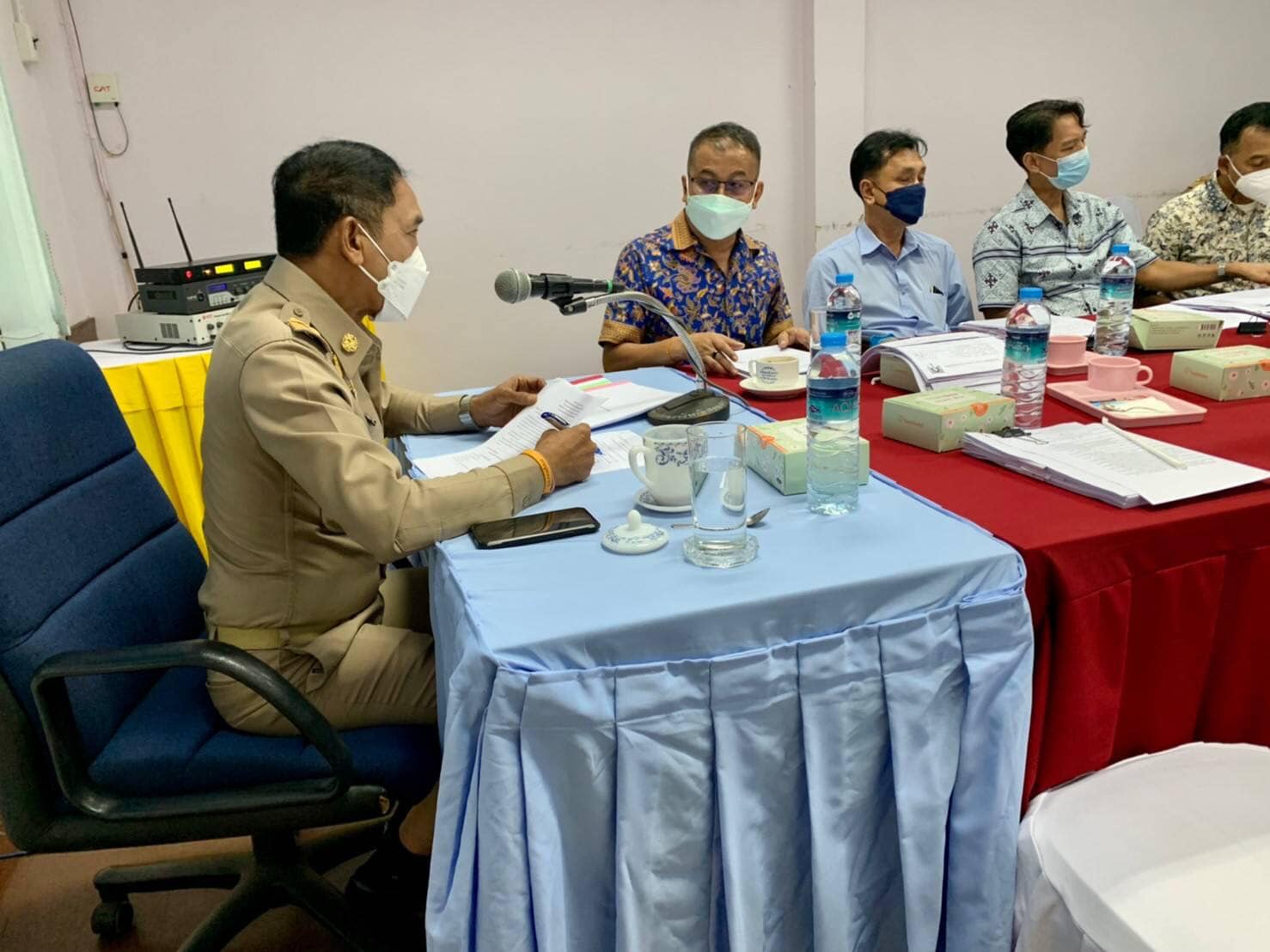 นายประพันธ์ ลีปายะคุณ รองอธิบดีกรมประมง มอบหมายให้ นางสุทธินี ลิ้มธรรมมหิศร ผู้อำนวยการกองวิจัยและพัฒนาการเพาะเลี้ยงสัตว์น้ำชายฝั่ง เป็นประธานการประชุมคณะกรรมการกำกับดูแลการขึ้นทะเบียนฟาร์มเพาะเลี้ยงกุ้งทะเล เพื่อการนำเข้ามาเพาะพันธุ์ ครั้งที่ 3/2565..คลิก