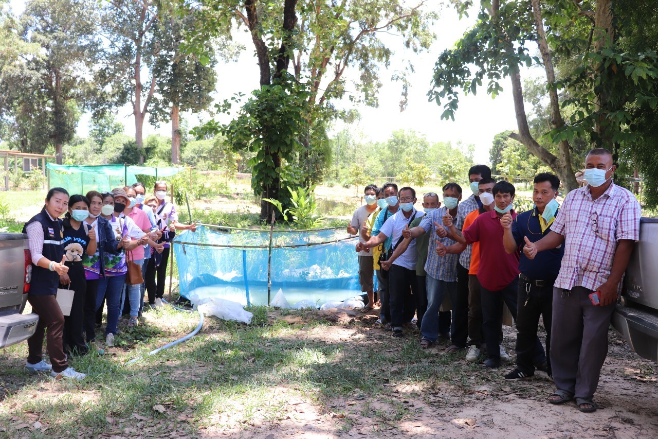  ประมงอำเภอสว่างวีระวงศ์ ร่วมบูรณาการงานโครงการส่งเสริมอาชีพตามแนวพระราชดำริศูนย์เรียนรู้ทุนชุมชน (ศูนย์สารภี) กิจกรรมที่ 2