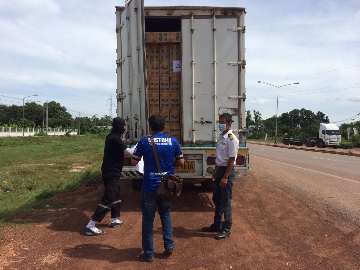 ตรวจสอบสินค้าประมง ส่งออกไปยัง สปป.ลาว..คลิก