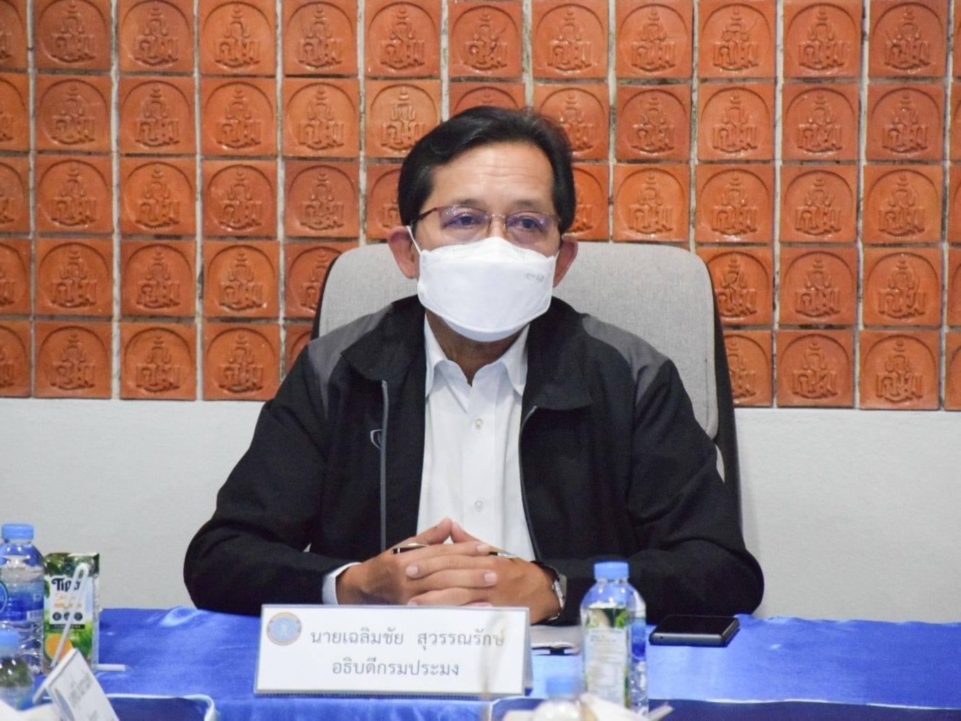 นายเฉลิมชัย สุวรรณรักษ์ อธิบดีกรมประมง พร้อมด้วย นายแสน ศรีงาม ผู้ตรวจราชการกรมประมง และ ดร.สุทธินี ลิ้มธรรมมหิศร ผู้อำนวยการกองวิจัยและพัฒนาการเพาะเลี้ยงสัตว์น้ำชายฝั่ง ลงพื้นที่จังหวัดระนอง เพื่อตรวจเยี่ยมและติดตามผลการดำเนินงานของหน่วยงานในสังกัดกรมประมง