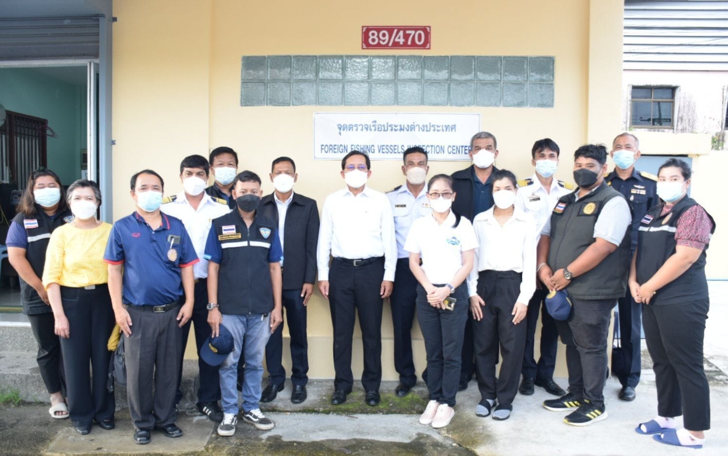 นายเฉลิมชัย สุวรรณรักษ์ อธิบดีกรมประมง พร้อมด้วยนายแสน ศรีงาม ผู้ตรวจราชการกรม และ ดร.สุทธินี ลิ้มธรรมมหิศร ผู้อำนวยการกองวิจัยและพัฒนาการเพาะเลี้ยงสัตว์น้ำชายฝั่ง ได้เดินทางไปยังศูนย์วิจัยและพัฒนาการประมงทะเลระนอง เพื่อมอบแนวทางในการปฏิบัติงาน