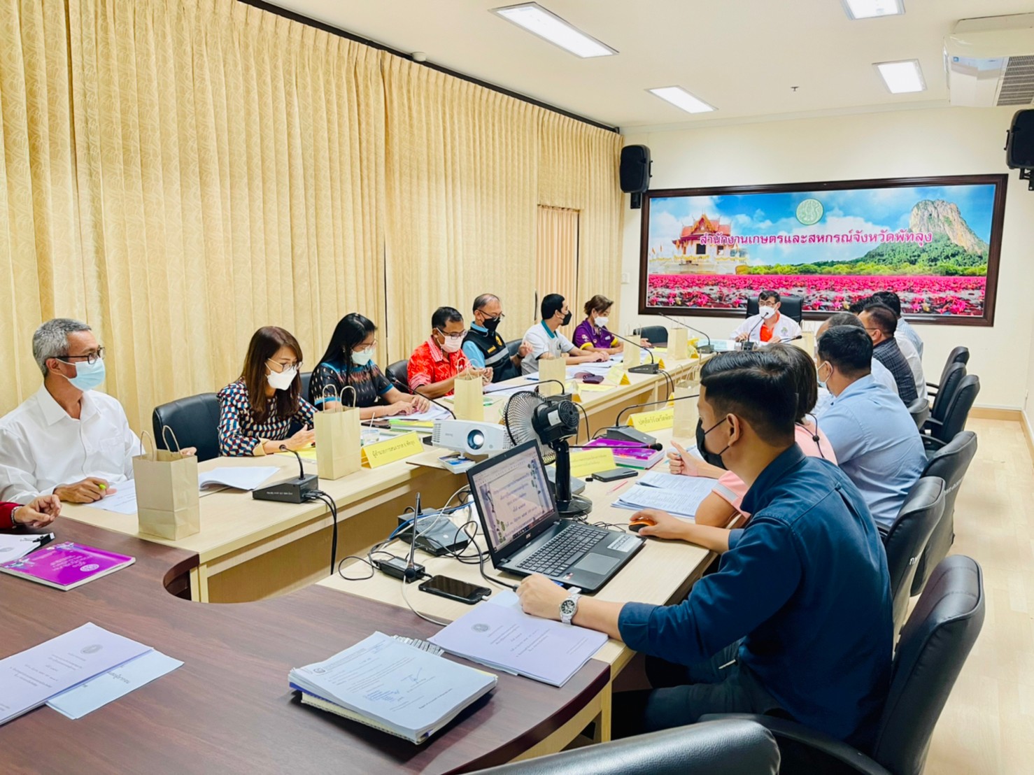 สำนักงานประมงจังหวัดพัทลุง เข้าร่วมประชุมคณะอนุกรรมการบริหารกองทุนหมุนเวียนเพื่อการกู้ยืมแก่เกษตรกรและผู้ยากจน ครั้งที่ 2/2565..คลิก