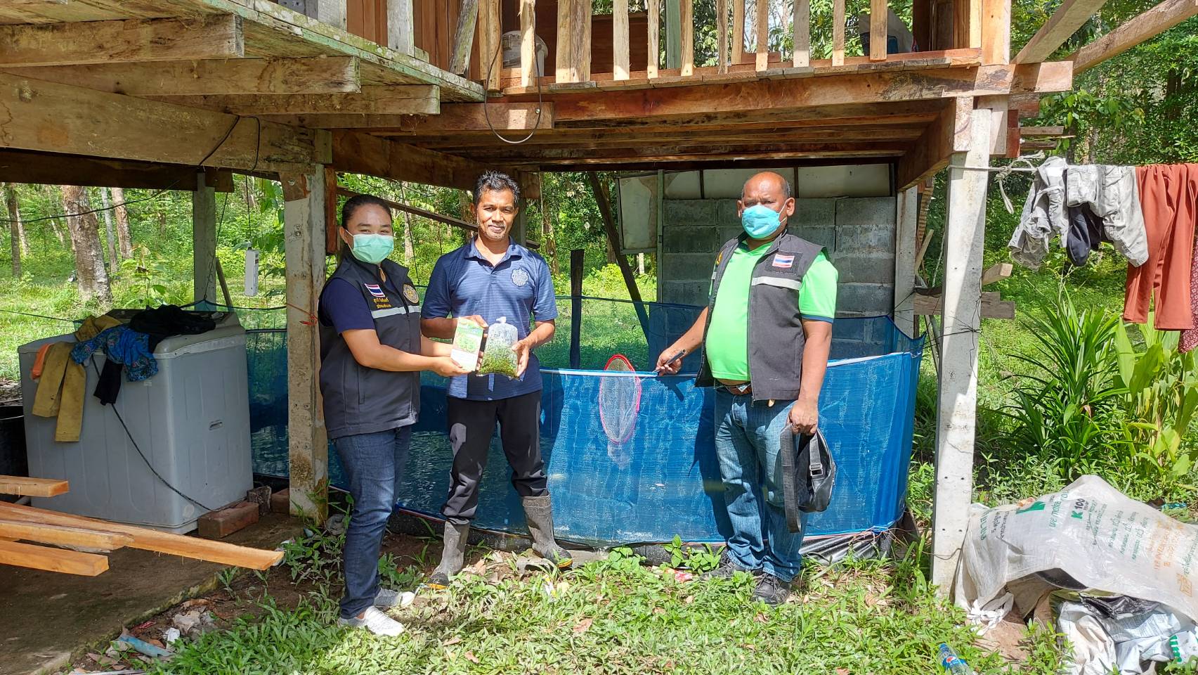ประมงอำเภอตะโหมด ลงพื้นที่ติดตามเกษตรกรที่เข้าร่วมโครงการส่งเสริมและพัฒนาอาชีพเพื่อแก้ไขปัญหาที่ดินทำกินของเกษตรกร ประจำปีงบประมาณ พ.ศ.2565..คลิก